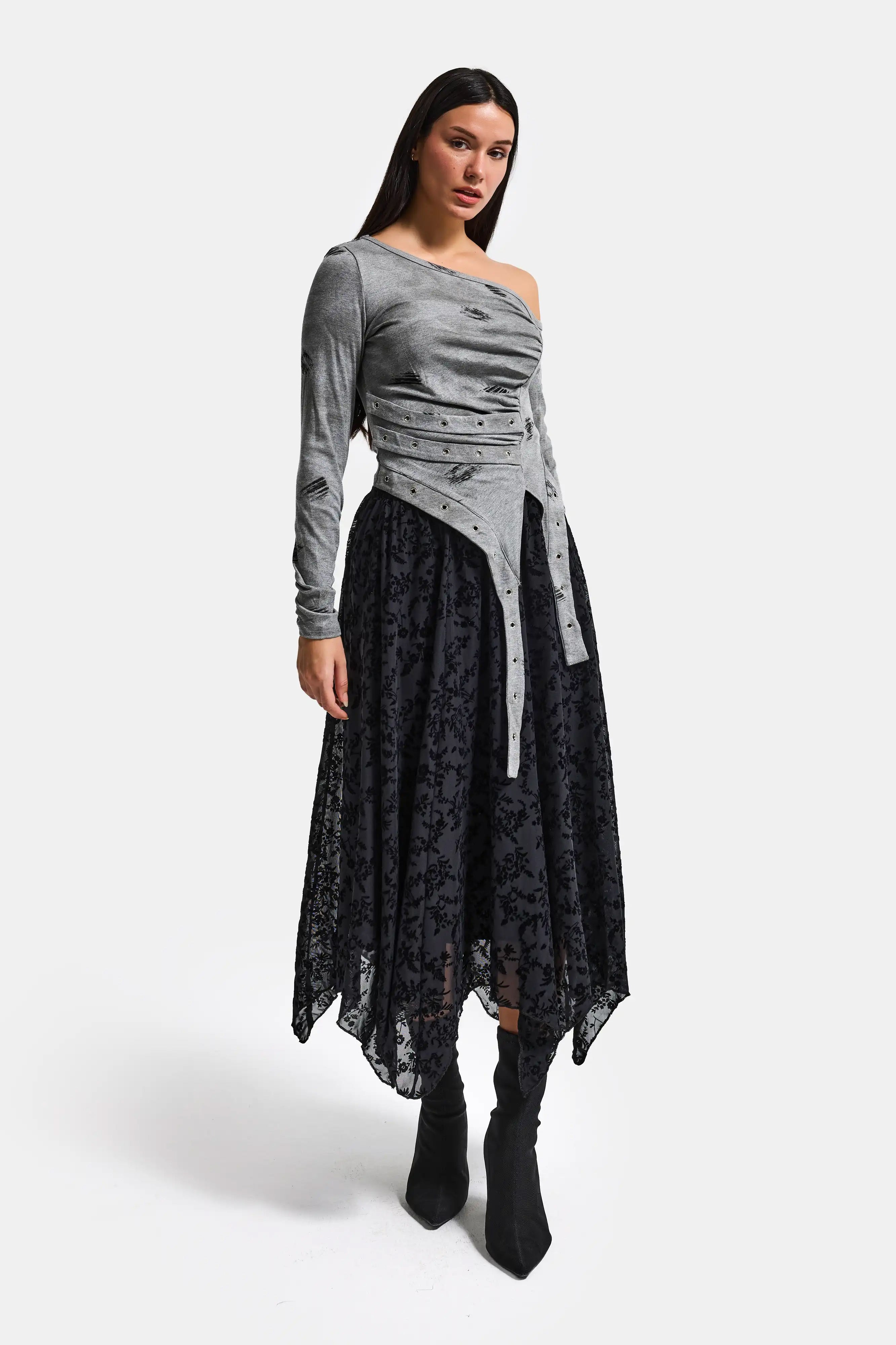 Kadın Gri w5 Omzu Açık Parça Detaylı Özel Tasarım Bluz