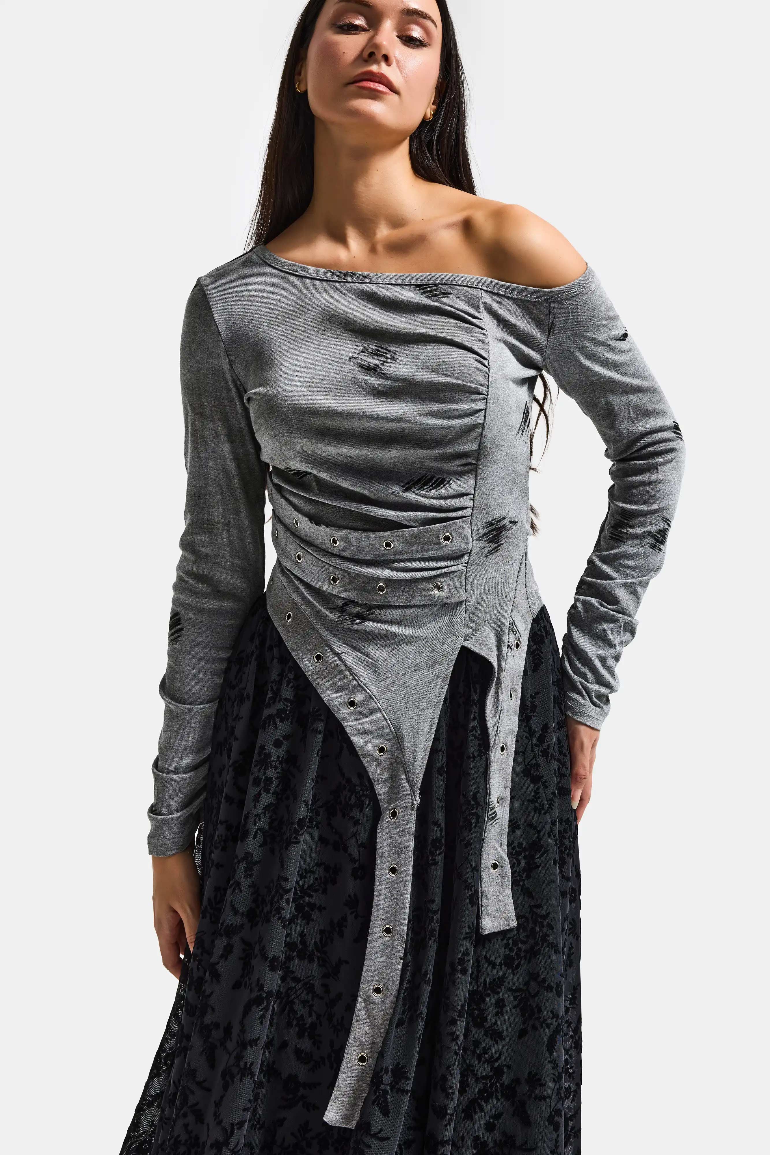 Kadın Gri w5 Omzu Açık Parça Detaylı Özel Tasarım Bluz