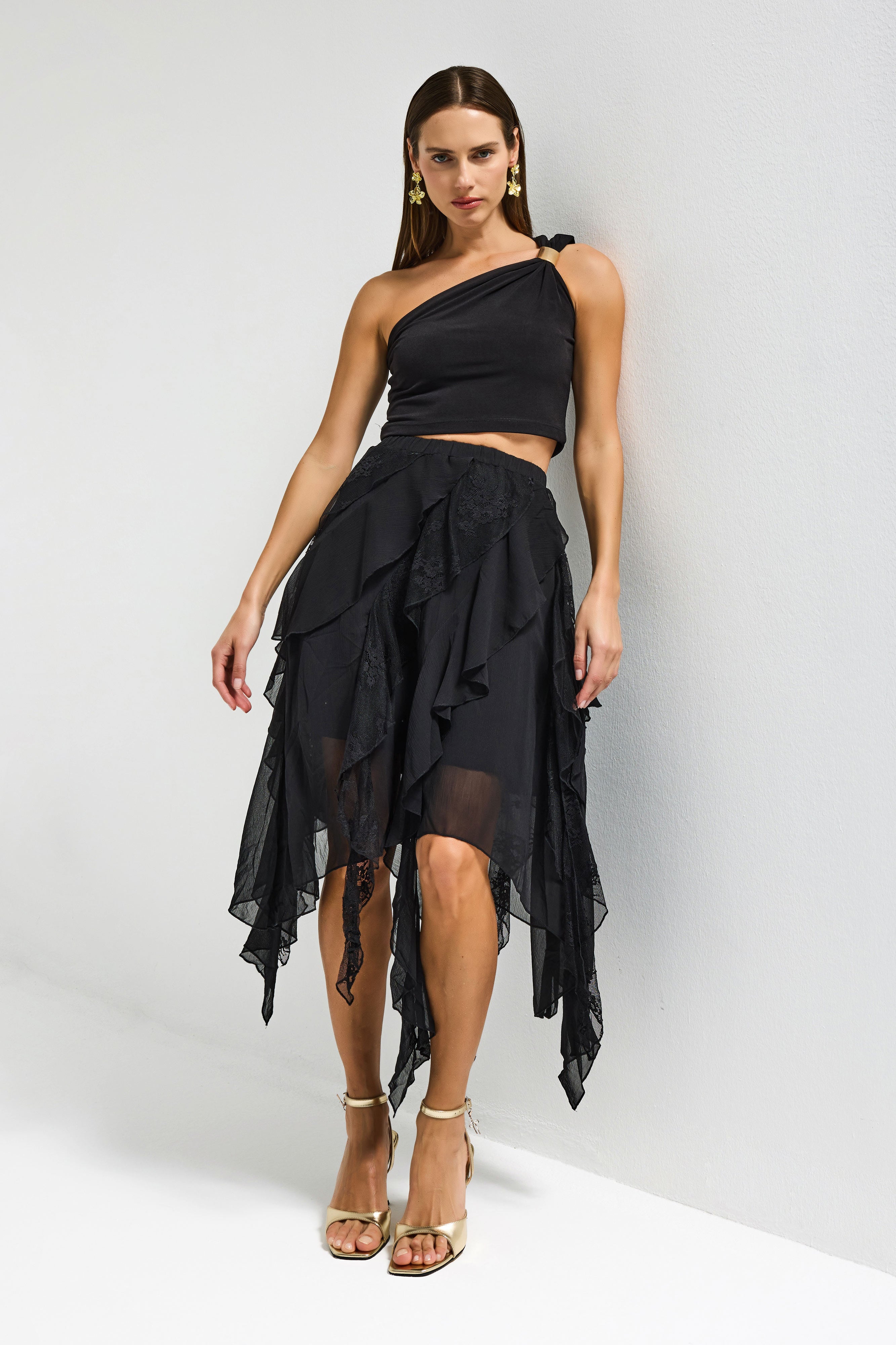 Kadın Siyah w5 Asimetrik Kesim Dantel Tül Detaylı Özel Tasarım Etek