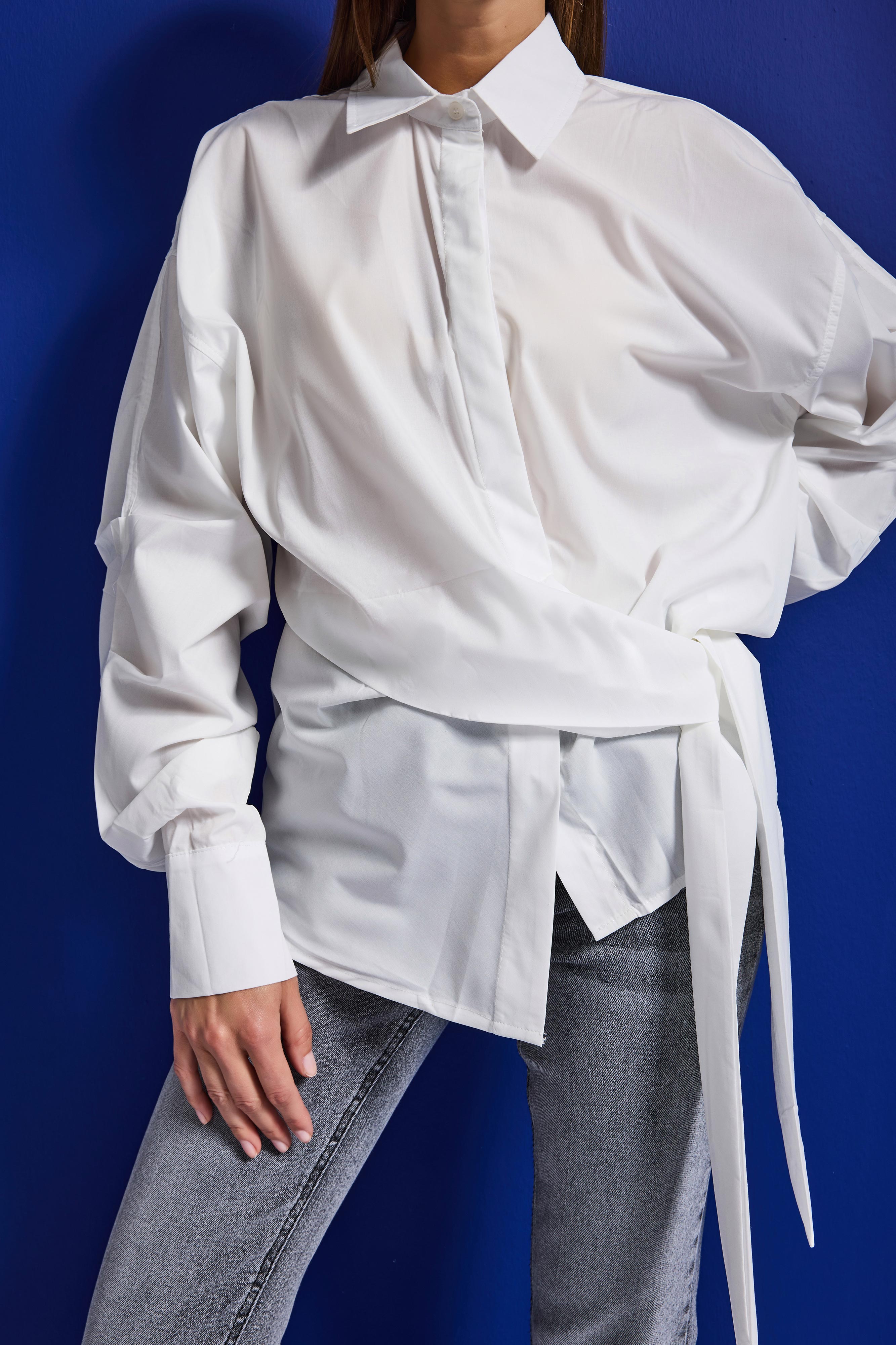 2Kadın Beyaz w5 Oversize Kemer Detaylı Özel Kumaş Tasarım Gömlek