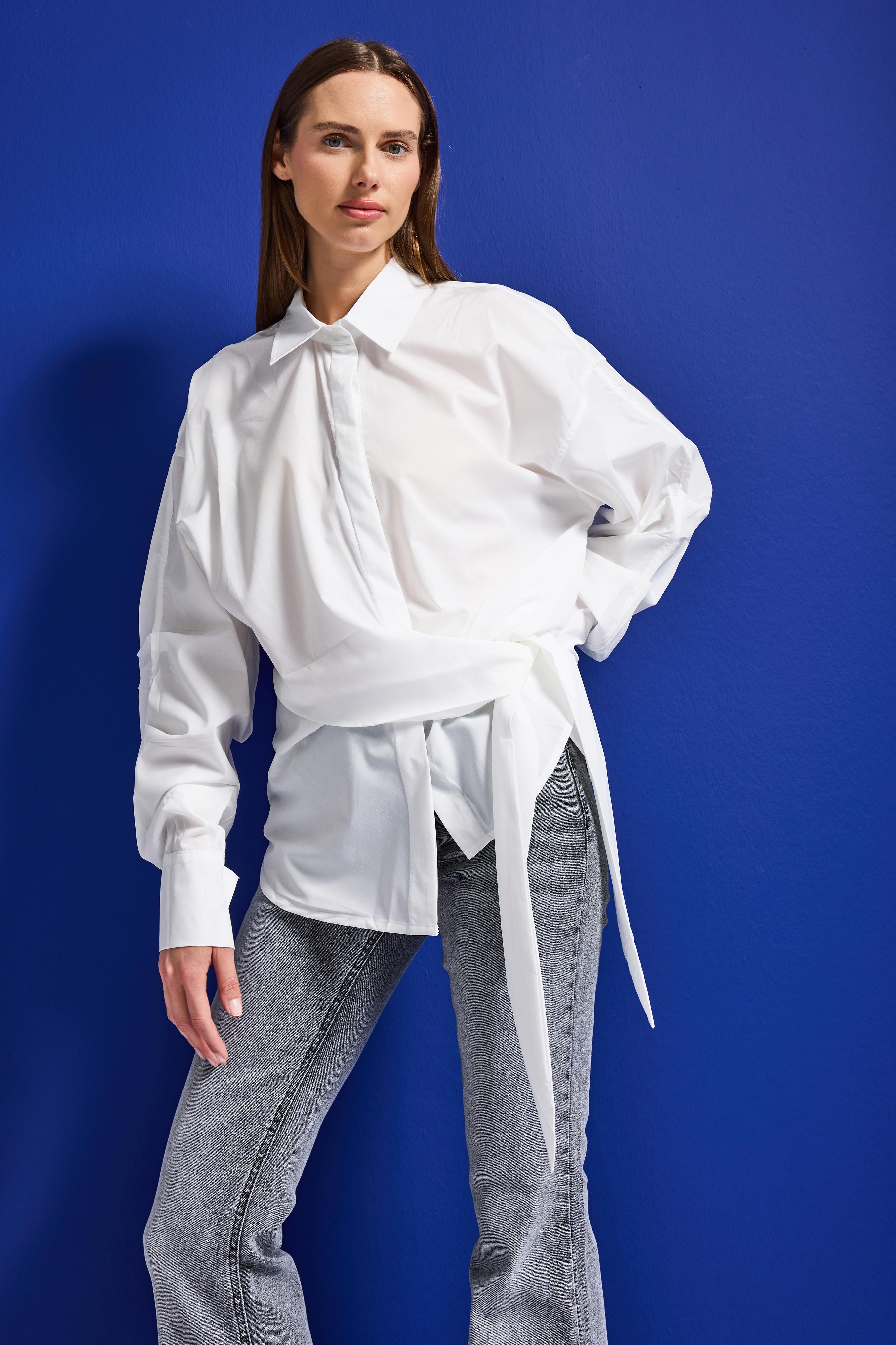 2Kadın Beyaz w5 Oversize Kemer Detaylı Özel Kumaş Tasarım Gömlek