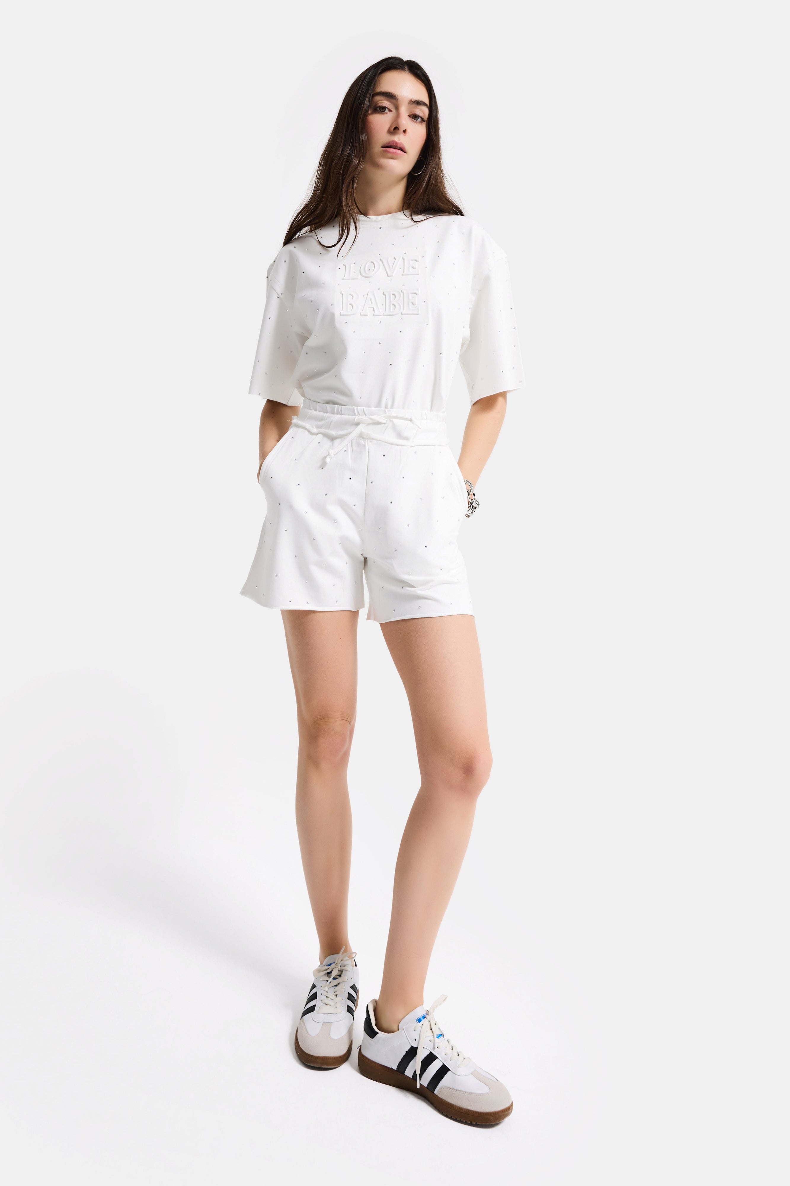 Kadın Beyaz T-s6-101 Relax Fit Parlak Taşlı Özel Tasarım Örme Şort