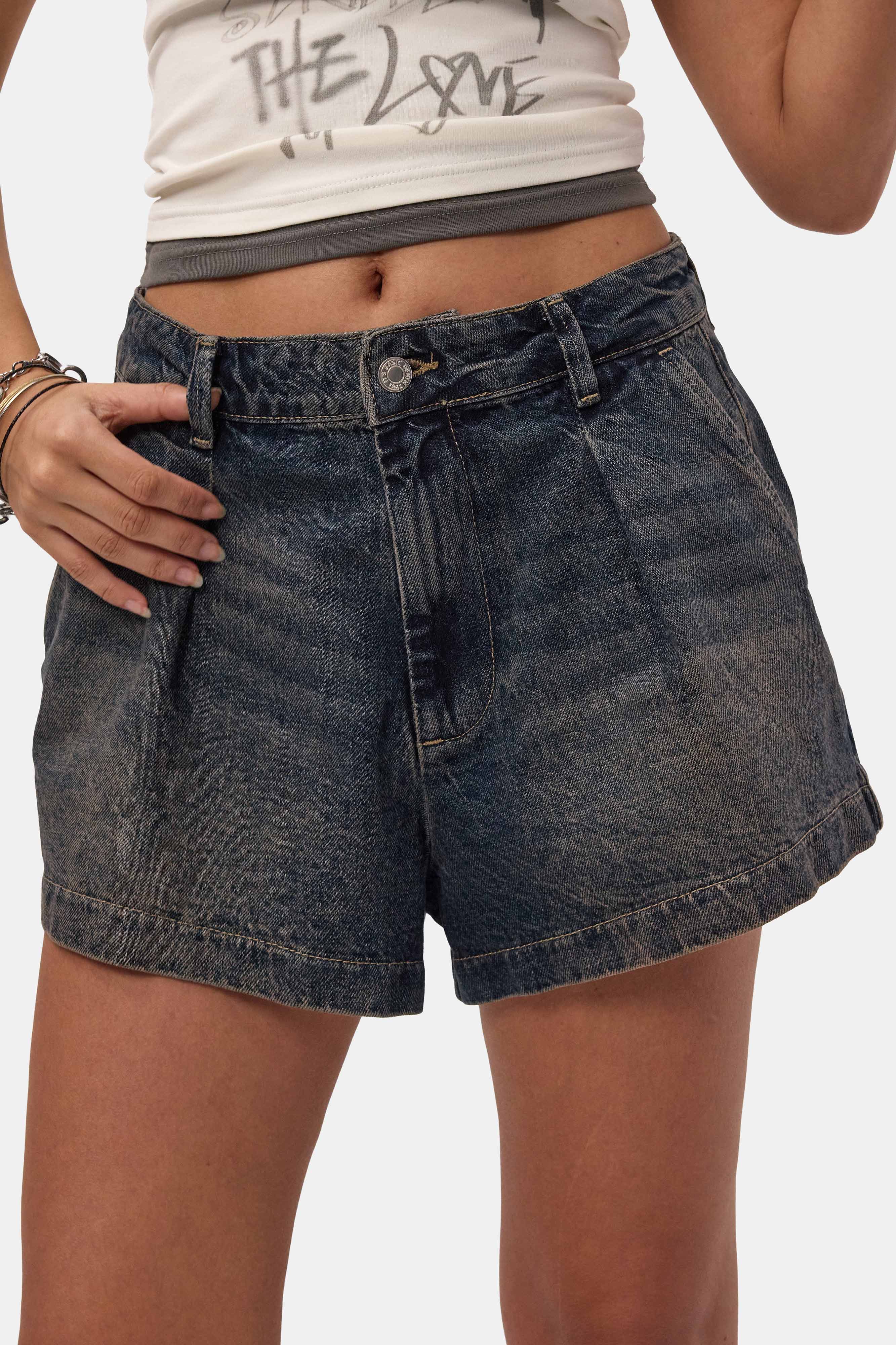Kadın Koyu Kot 2s6 Mini Pileli Denim Şort
