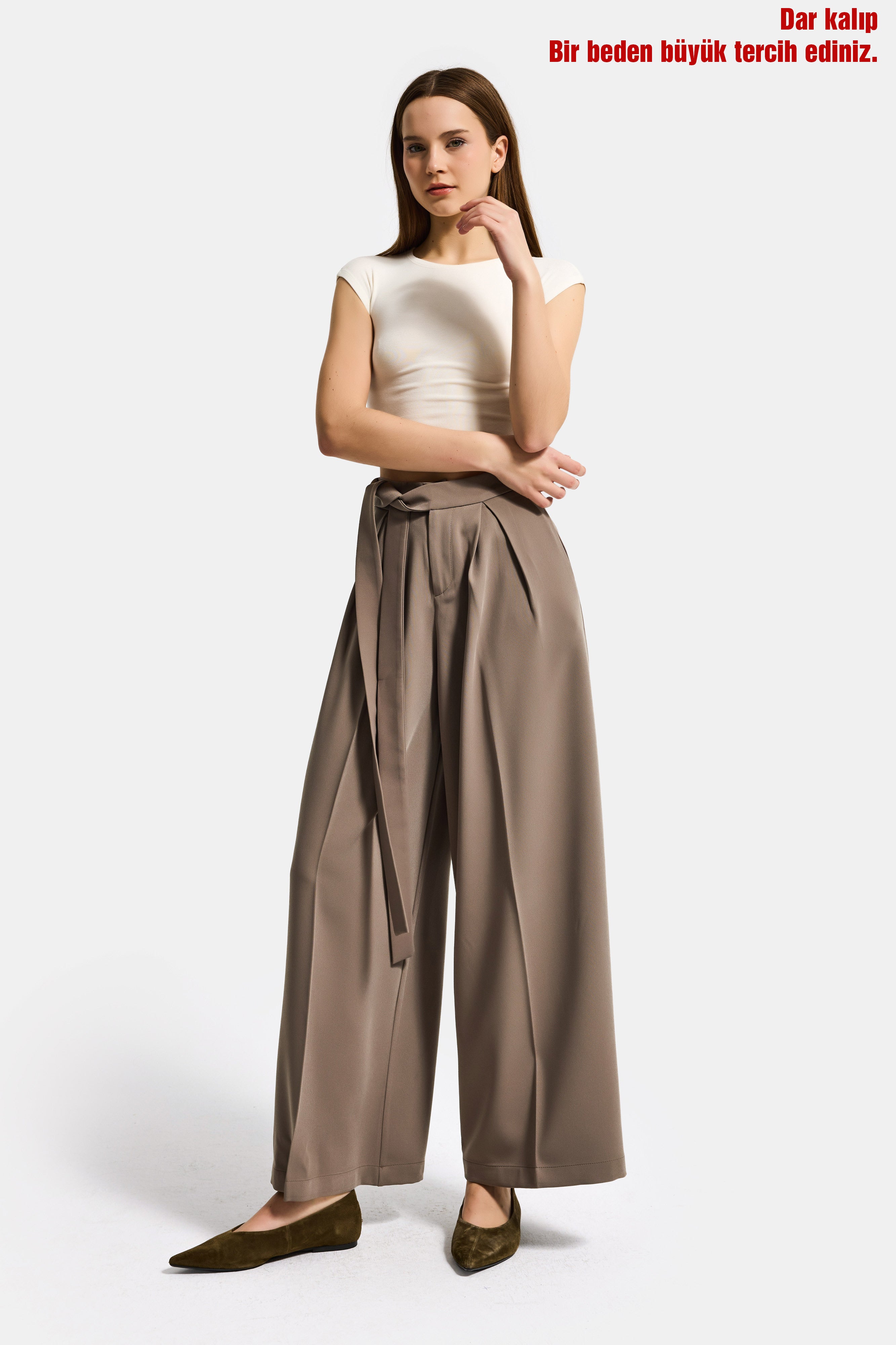 Kadın Vizon w5 Palazzo Fit Özel Kumaş Kemer Detaylı Tasarım Pantolon