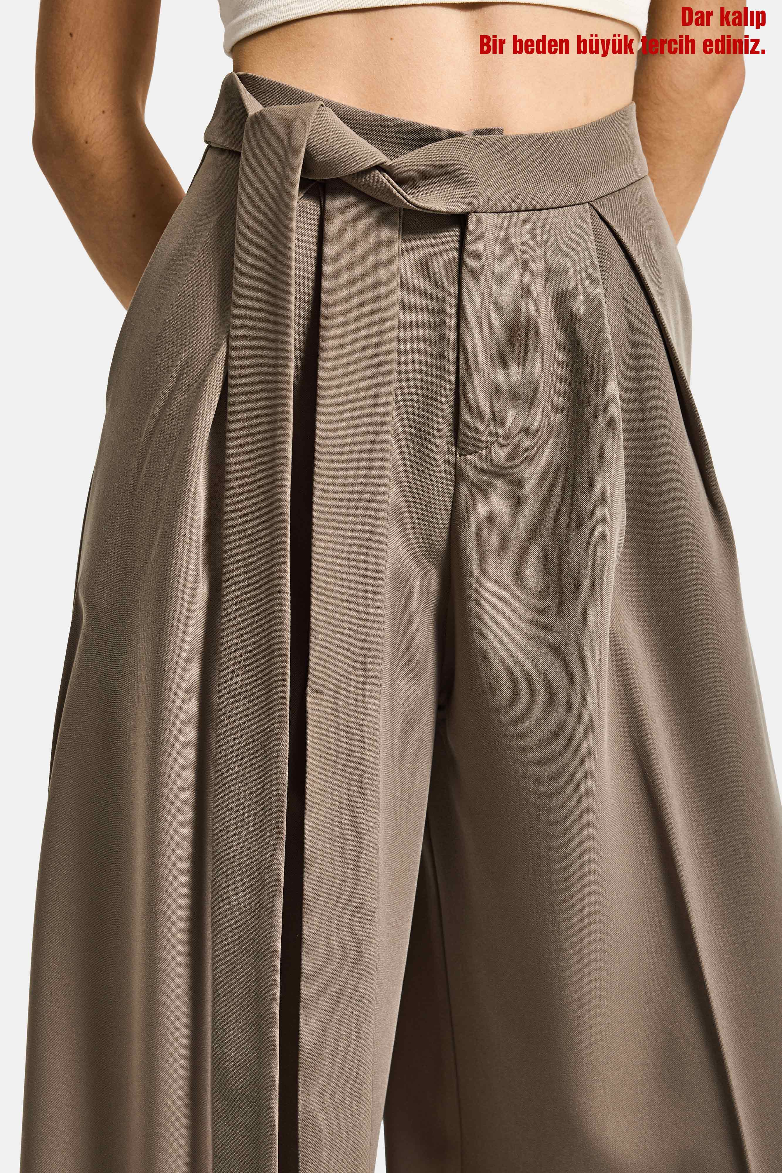 Kadın Vizon w5 Palazzo Fit Özel Kumaş Kemer Detaylı Tasarım Pantolon