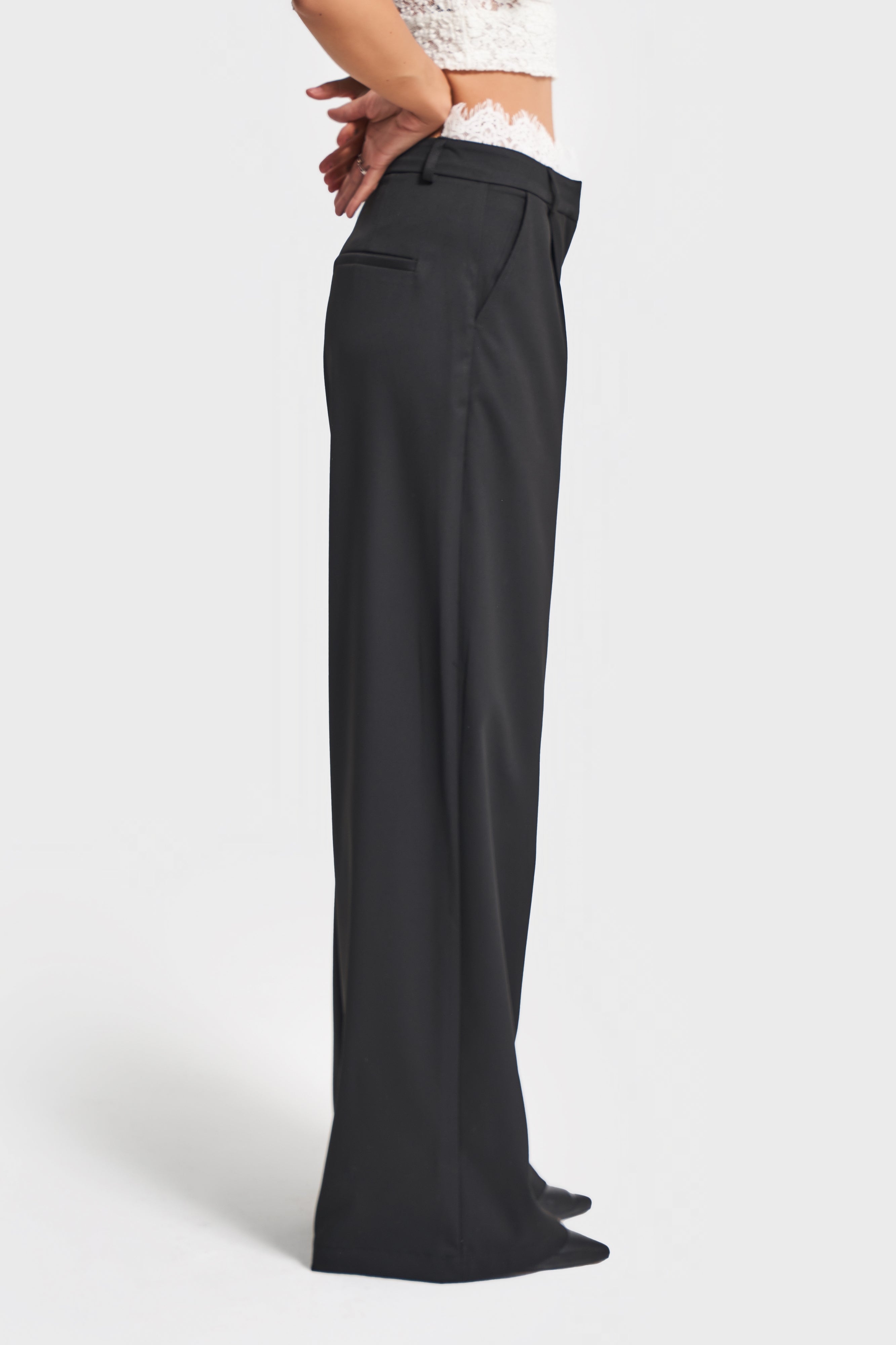 Kadın Siyah Renk w5-1 Palazzo Fit Kemeri Dantel Detaylı Tasarım Pantolon