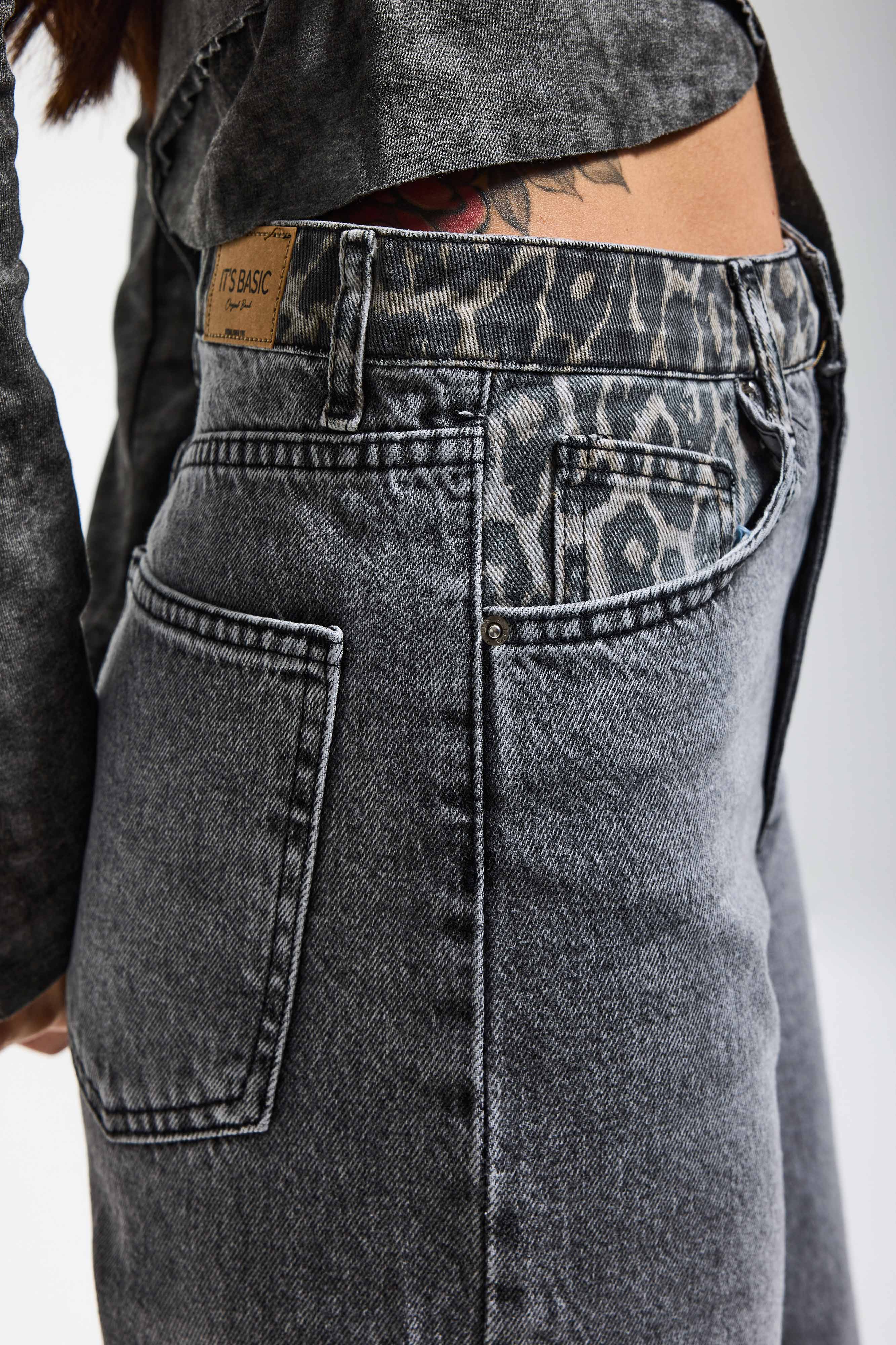 Kadın Füme Renk 4S513 Loose Fit Kemeri Leopar Desenli Denim Jean