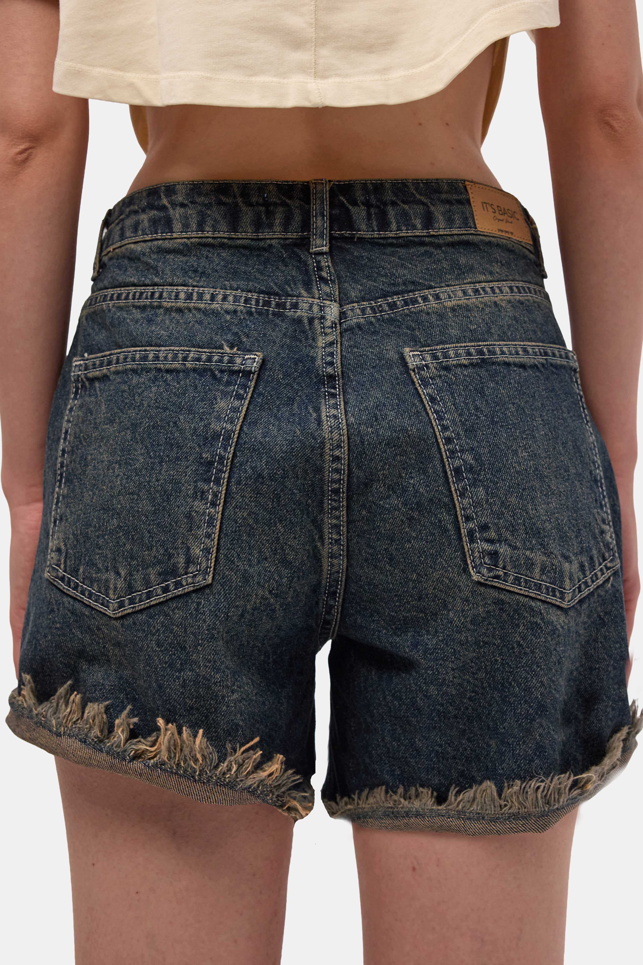Kadın Koyu Kot 10s6 Mini Yırtık Detaylı Denim Şort