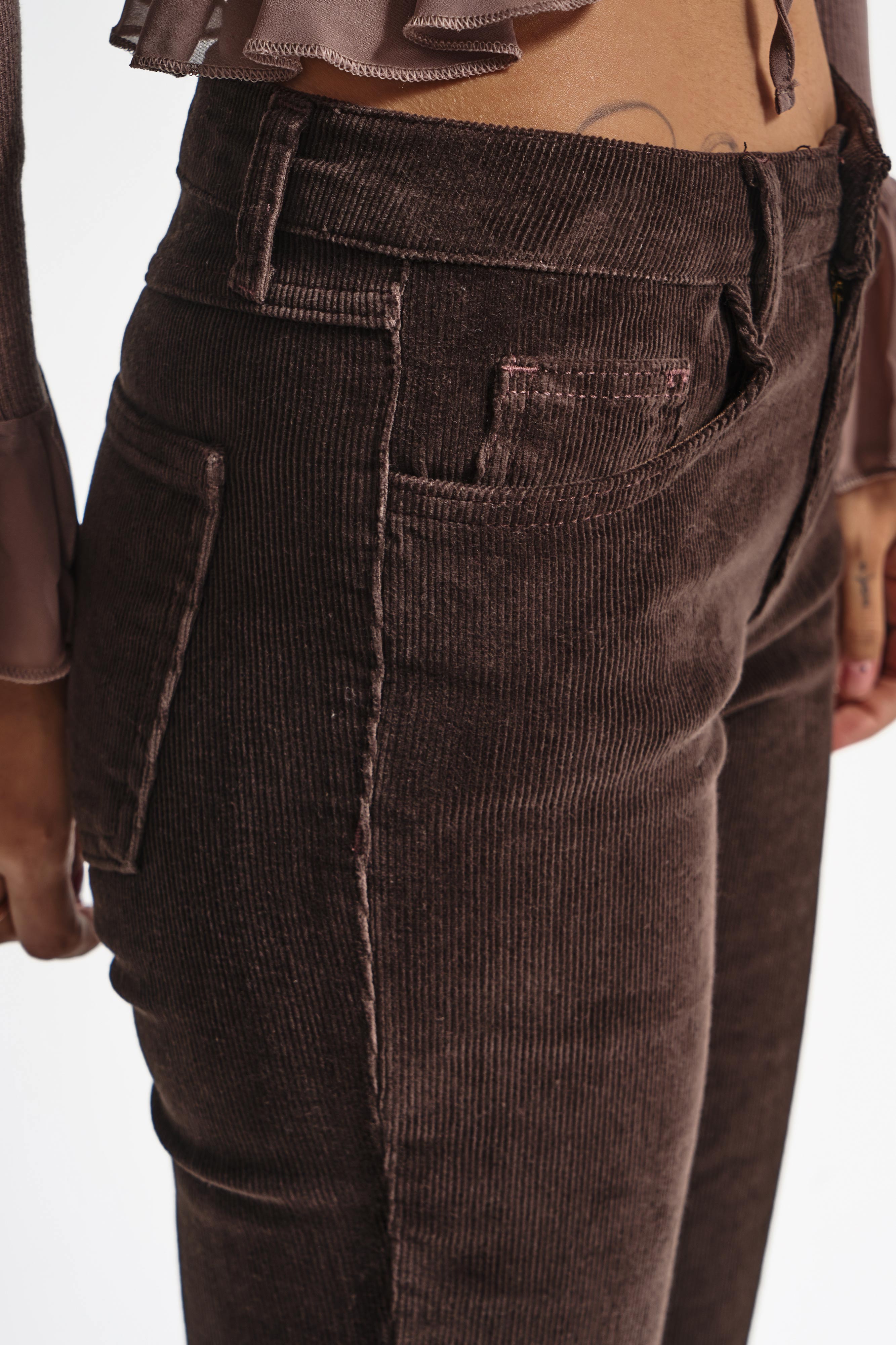 Kadın Koyu Kahverengi 26w5-136 Low Waist Flare Fit İnce Fitilli Velvet Kadife Kumaş Pantolon