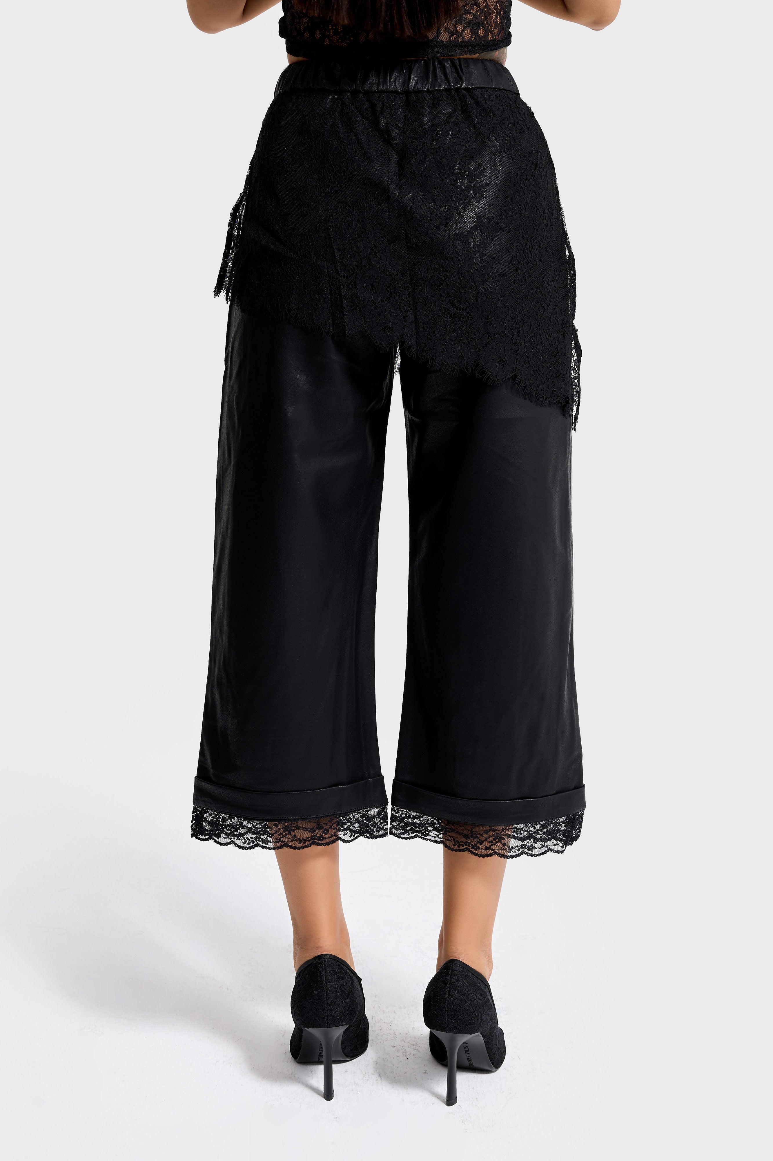 Kadın Siyah Renk Dantel Etek Detaylı Özel Tasarım Suni Deri Pantolon