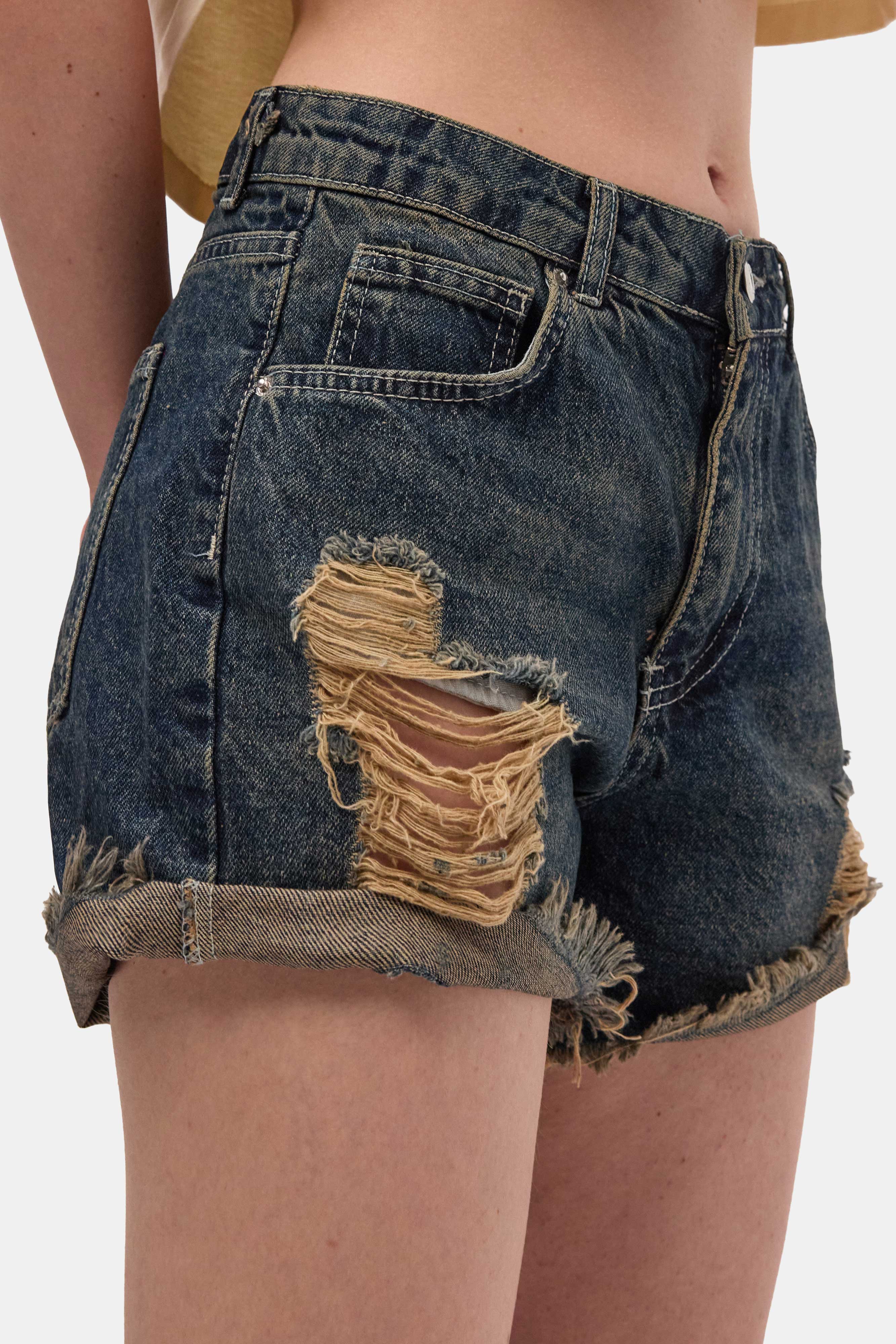 Kadın Koyu Kot 10s6 Mini Yırtık Detaylı Denim Şort