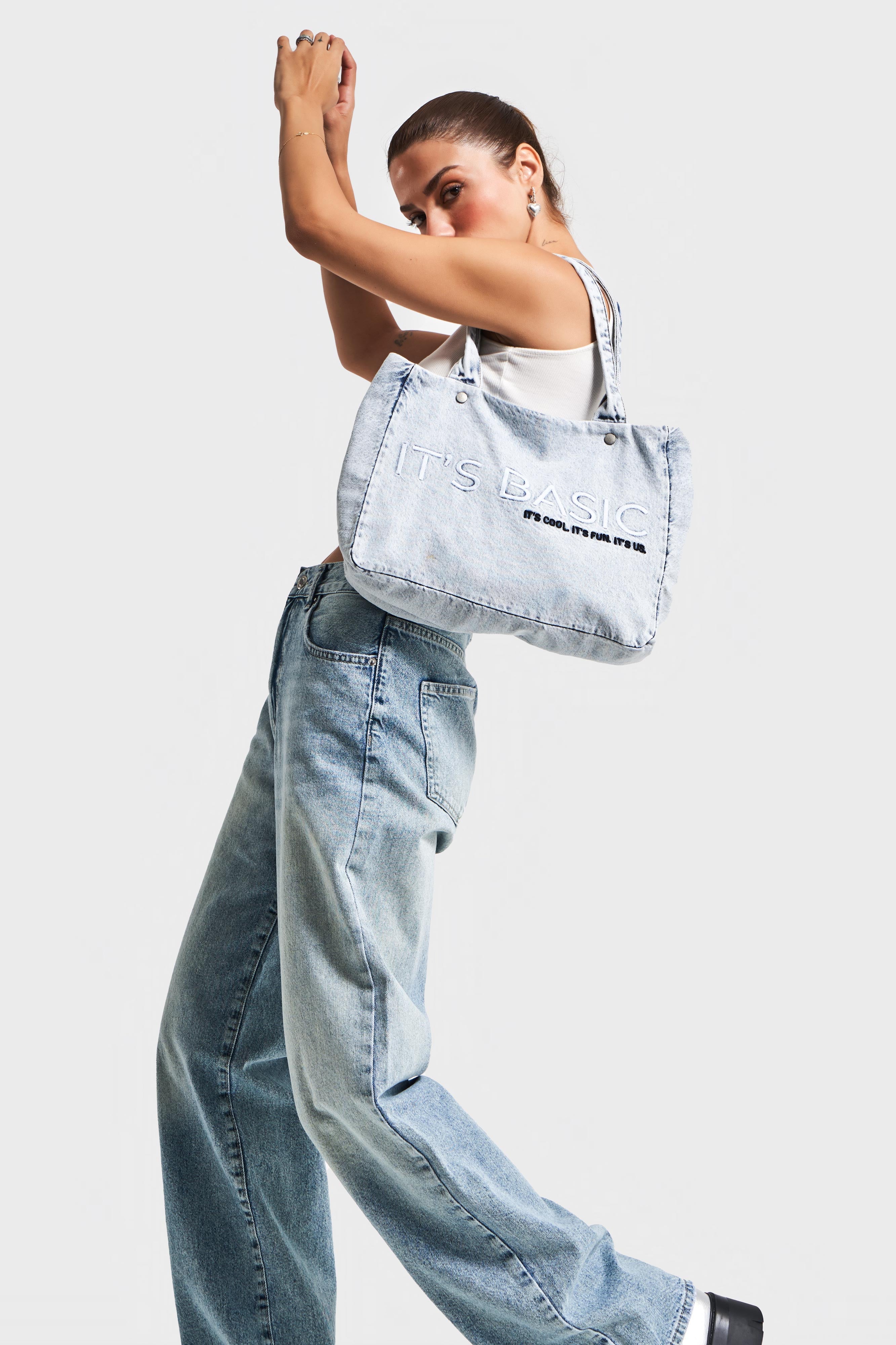 Açık Kot Rengi IT'S BASIC Nakışlı Orta Boy Askılı Denim Çanta