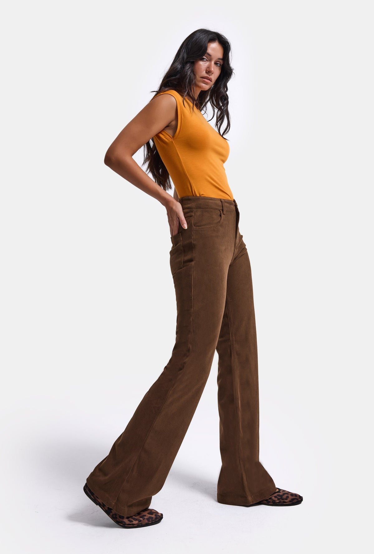 Kadın Kahve Flare Fit Velvet Kadife Kumaş Pantolon