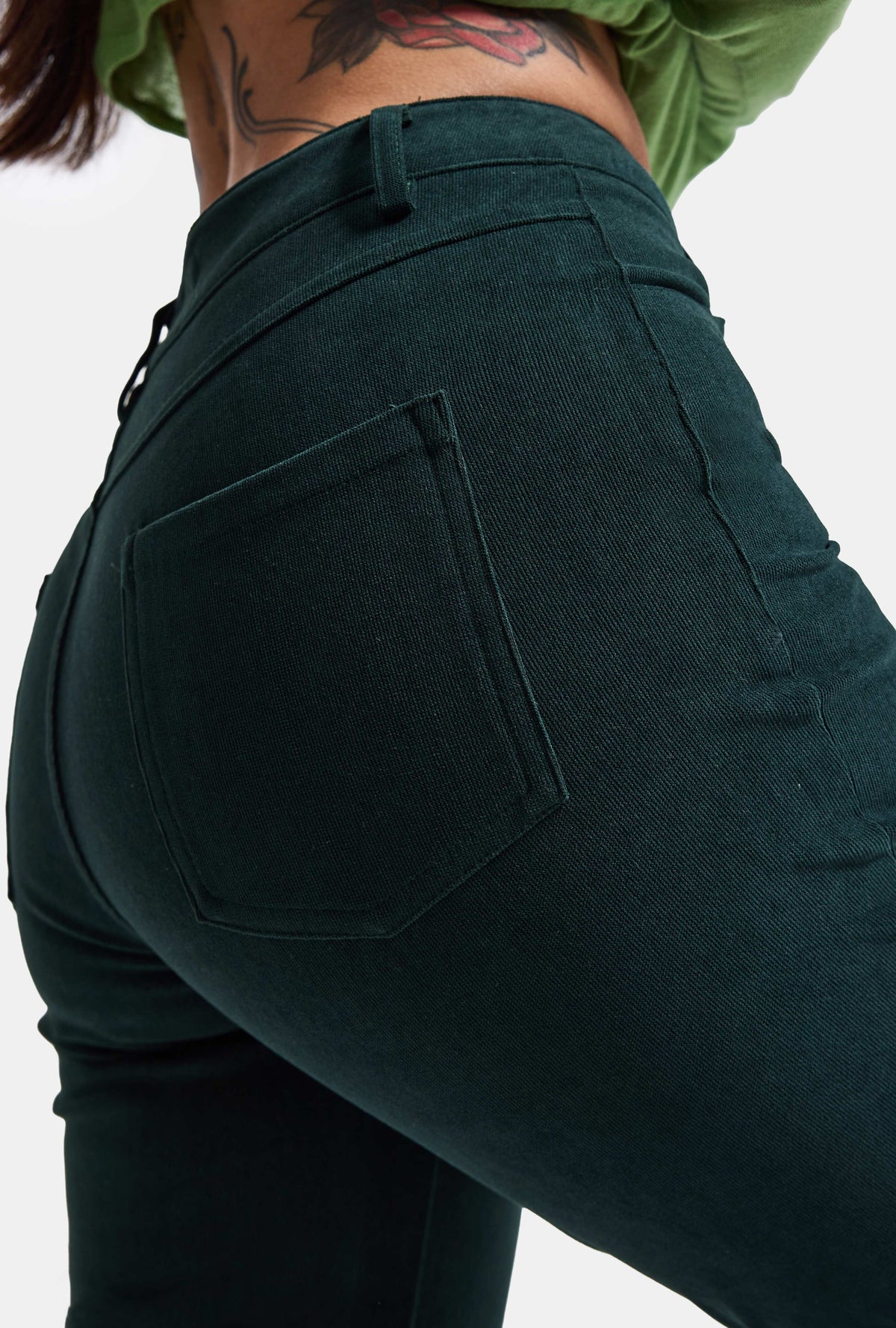 Kadın Koyu Yeşil Flare Fit Pürüzsüz Dokulu Esnek Velvet Kadife Kumaş Pantolon