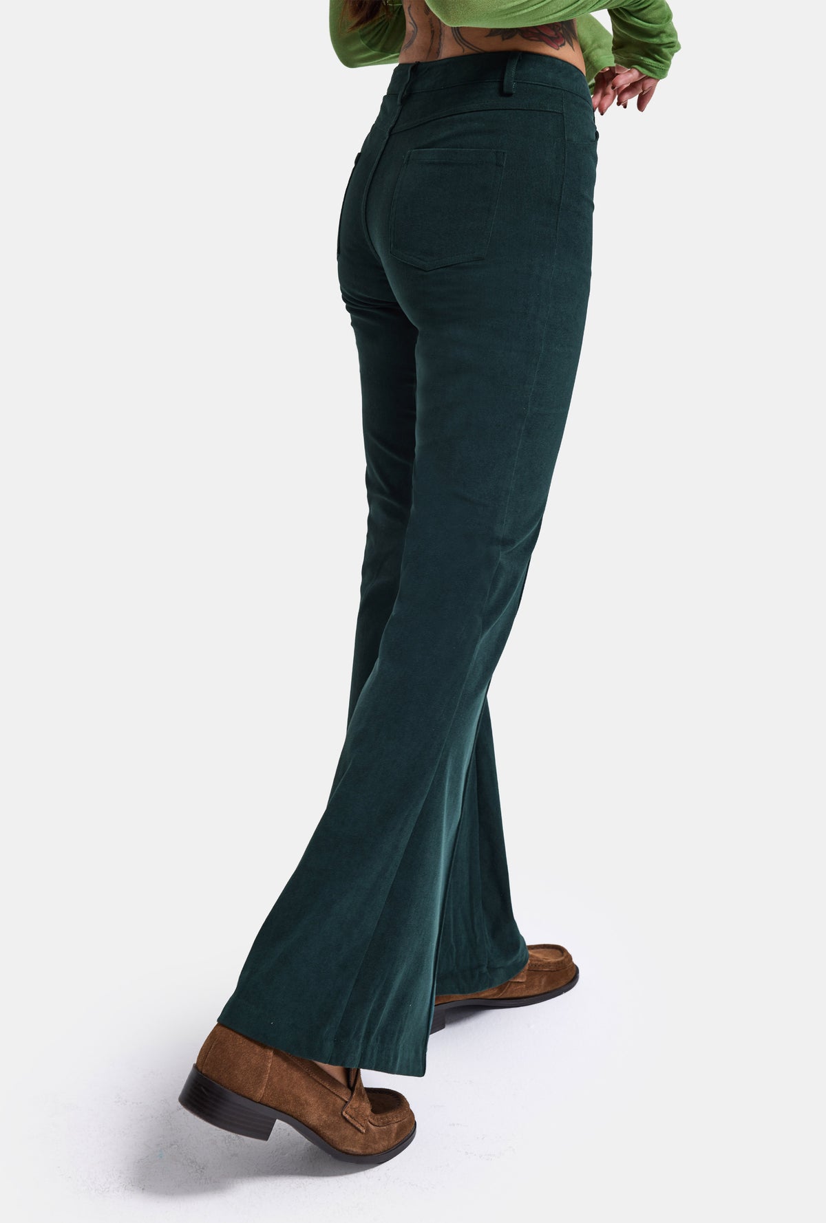 Kadın Koyu Yeşil Flare Fit Pürüzsüz Dokulu Esnek Velvet Kadife Kumaş Pantolon