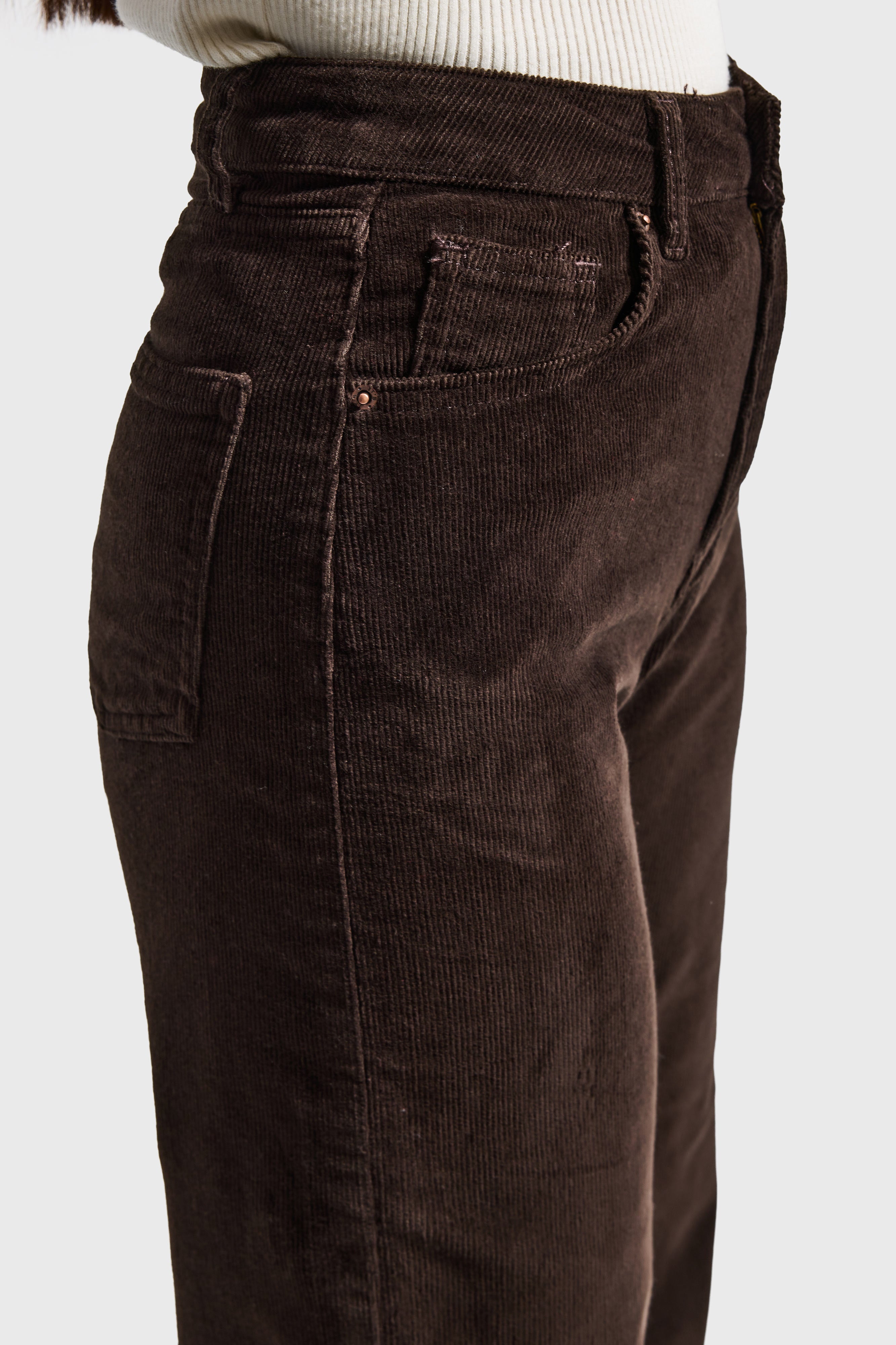 Kadın Acı Kahve 26w5-136 Straight Cropped Fit Elastan Velvet Kadife Kumaş Pantolon