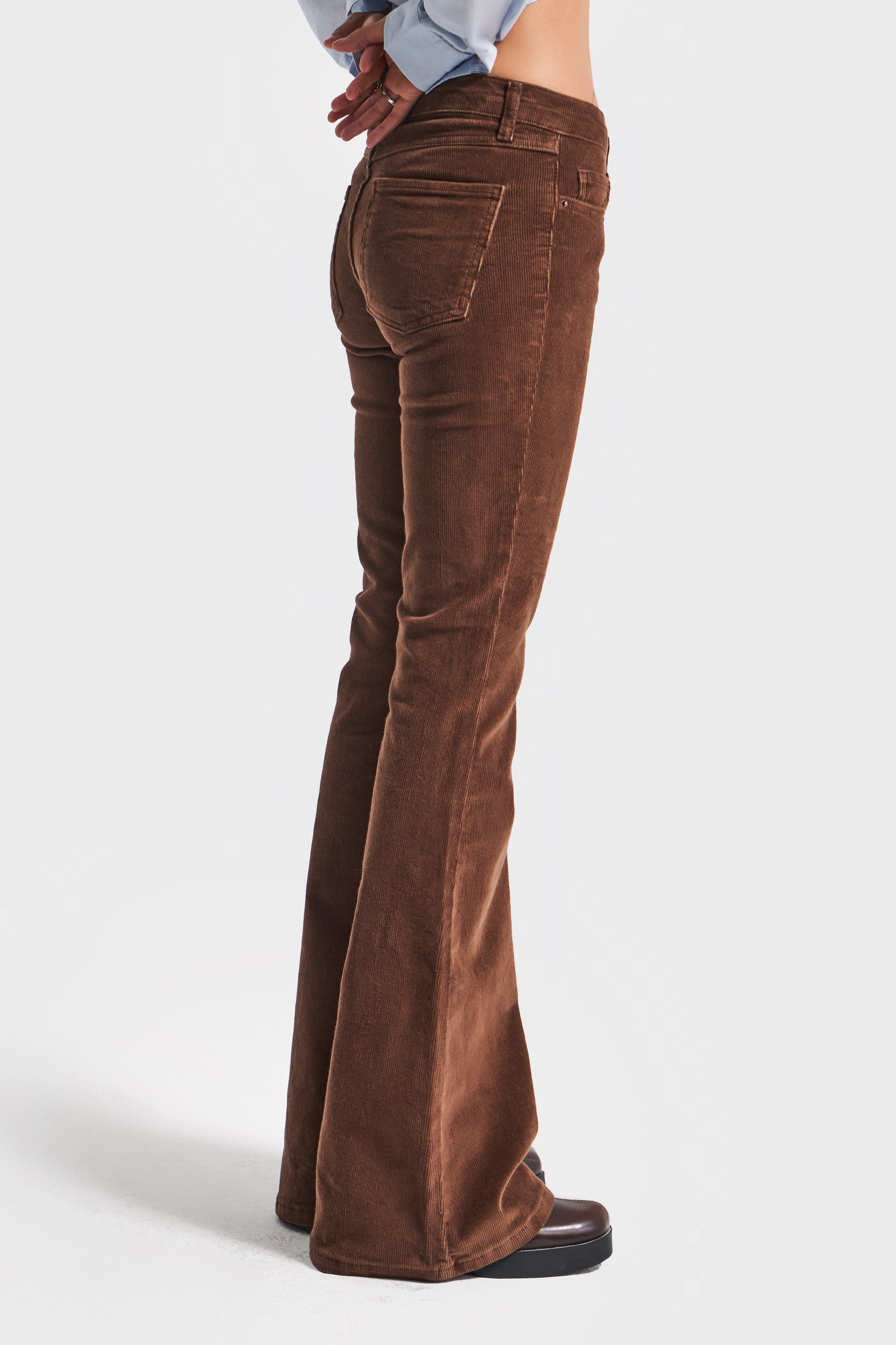 Kadın Açık Kahve 26w5-42 Flare Fit İnce Fitilli Velvet Esnek Kumaş Pantolon