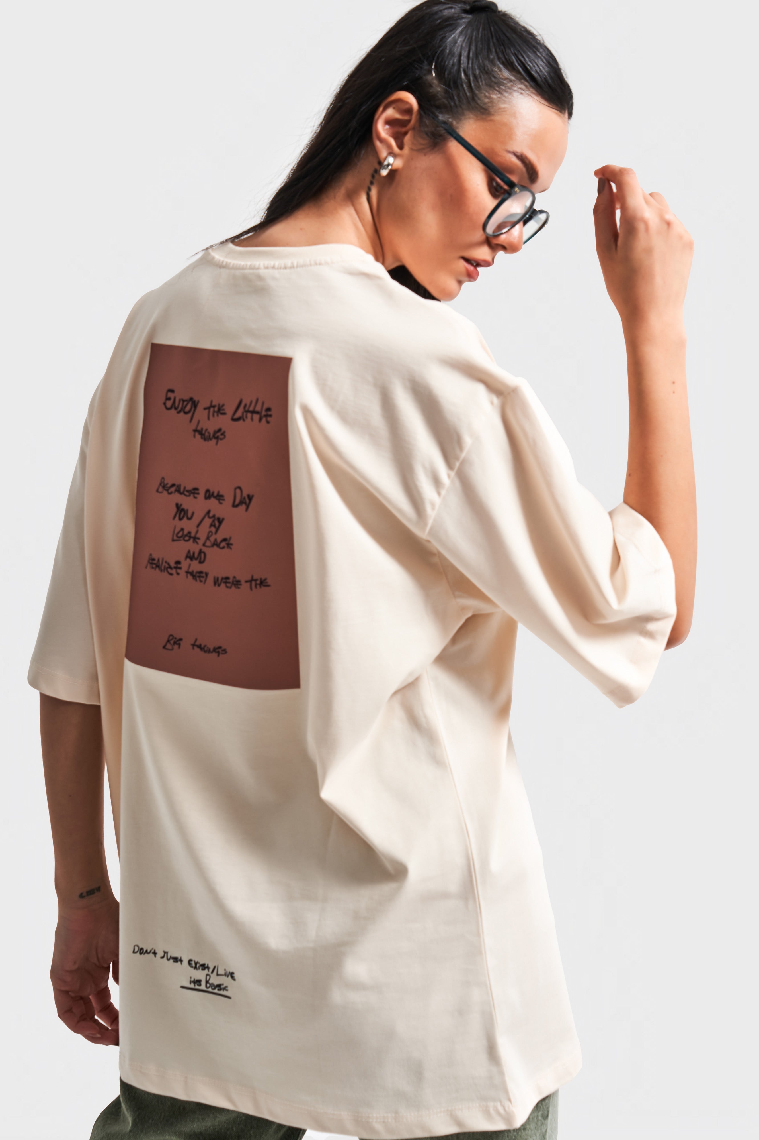 Kadın Bej Renk s5-105 Oversize Baskılı Bol Kesim %100 Pamuklu T-Shirt