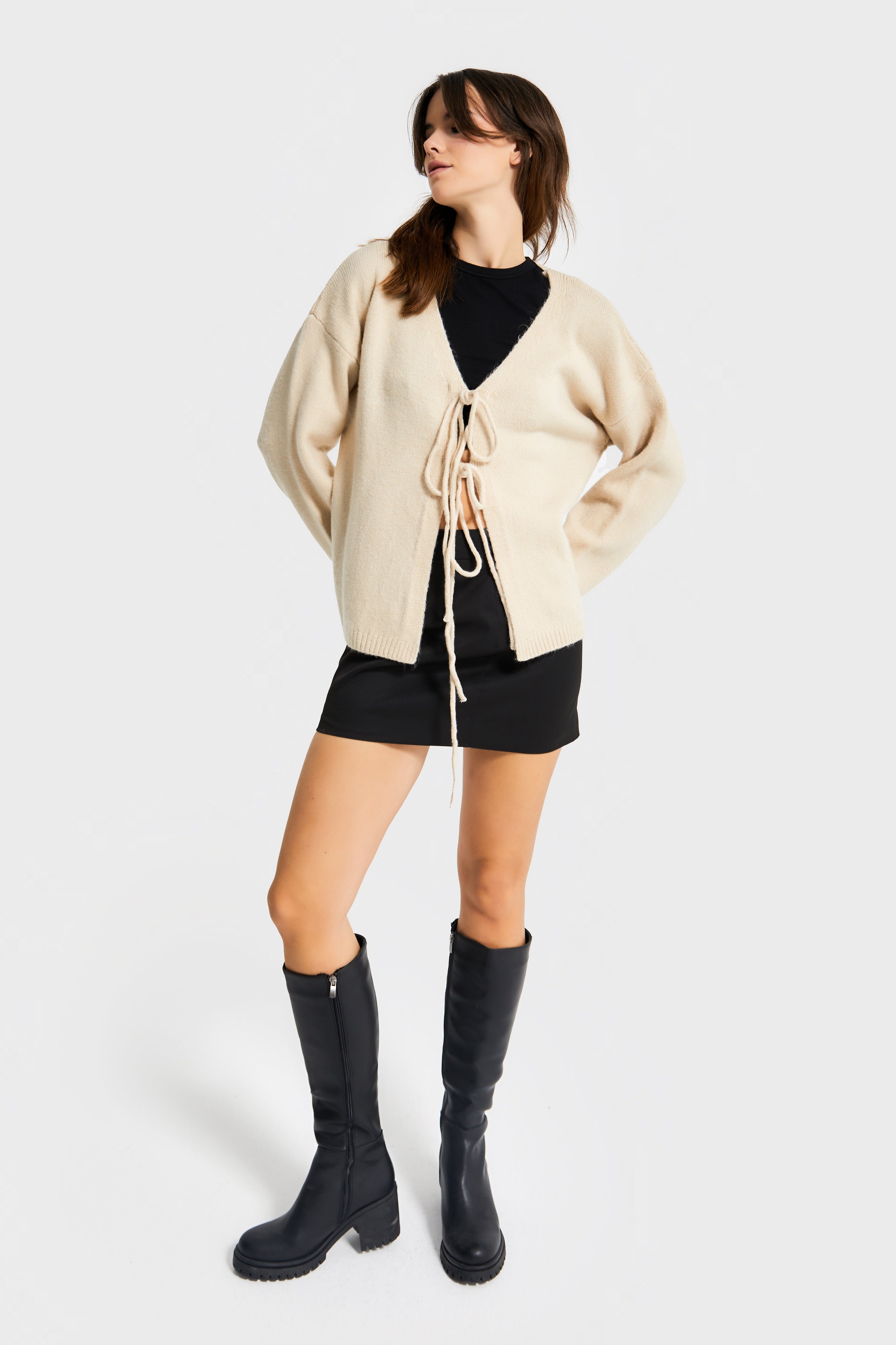 Kadın Bej Renk w5-101 Önü Bağcıklı Oversize Triko Kazak