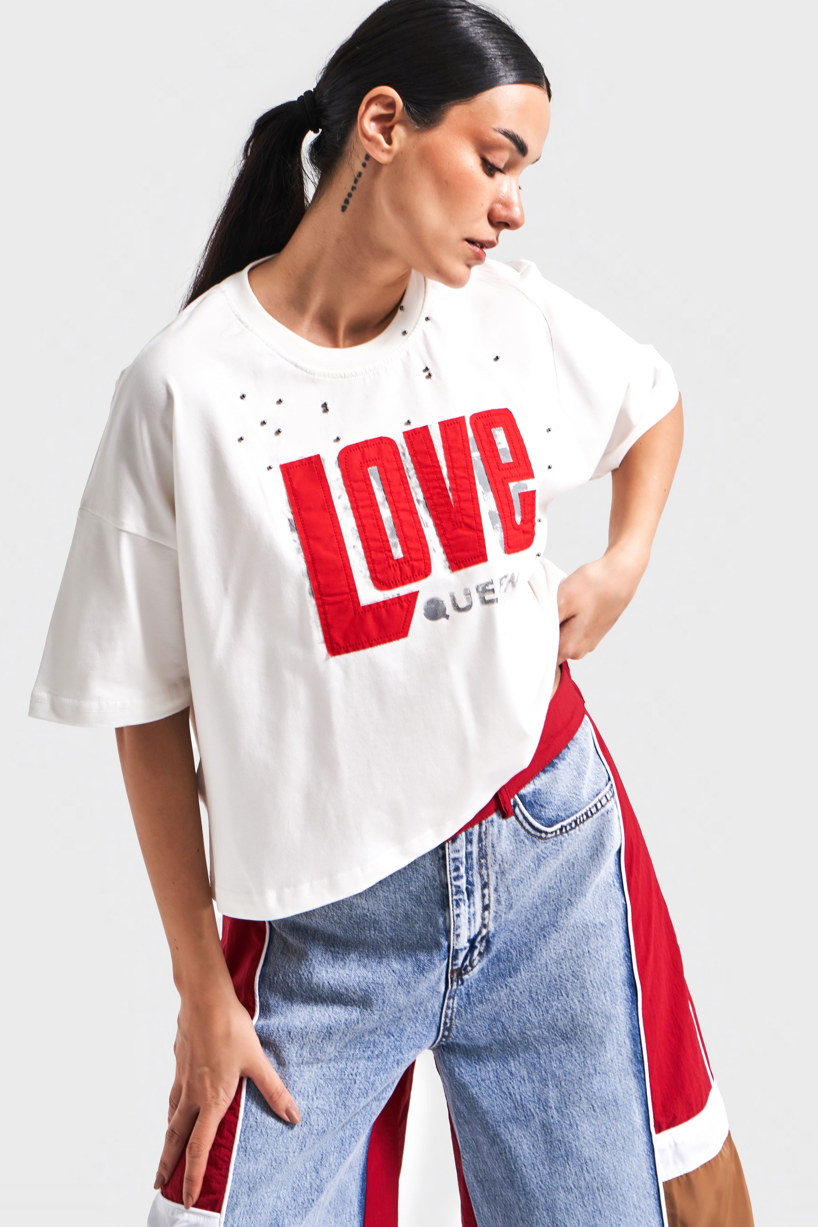 Kadın Beyaz Renk Love Baskılı Taş Detaylı Oversize Tasarım T-Shirt