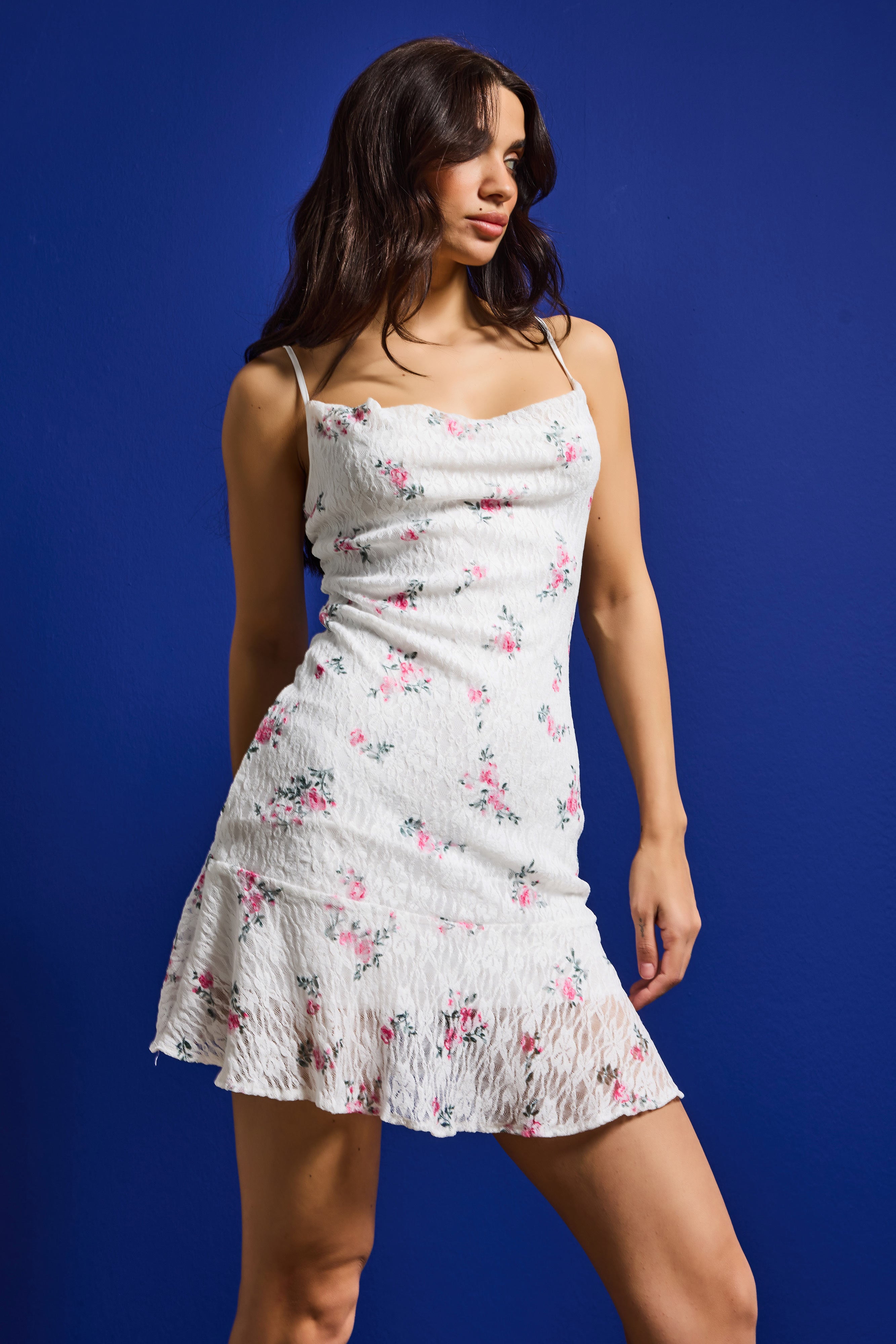 Kadın Beyaz s6 Çiçek Desen-1 Esnek Kumaş Askılı Mini Elbise