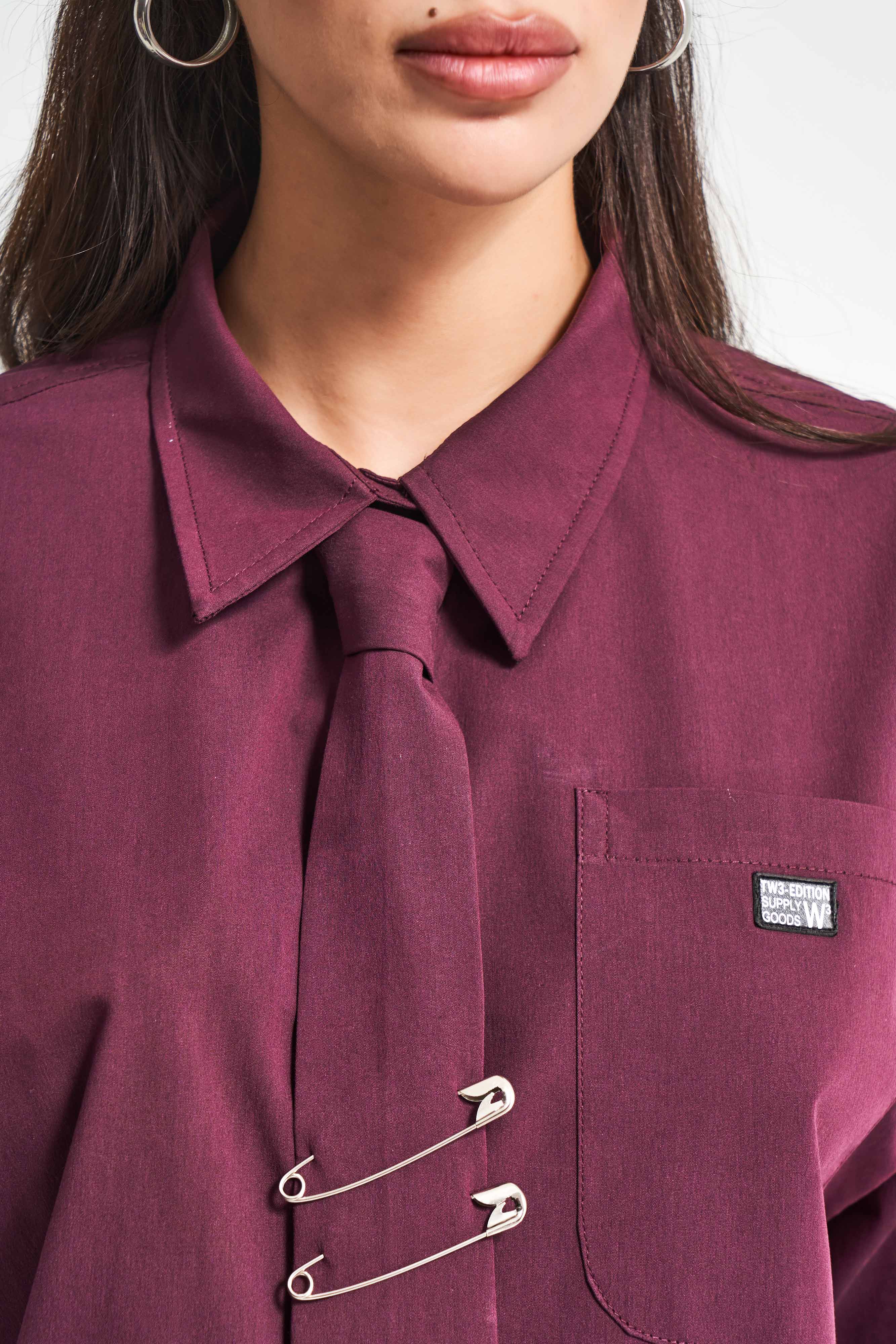 Kadın Bordo Renk Kravatlı Tasarım Bol Kesim Gömlek