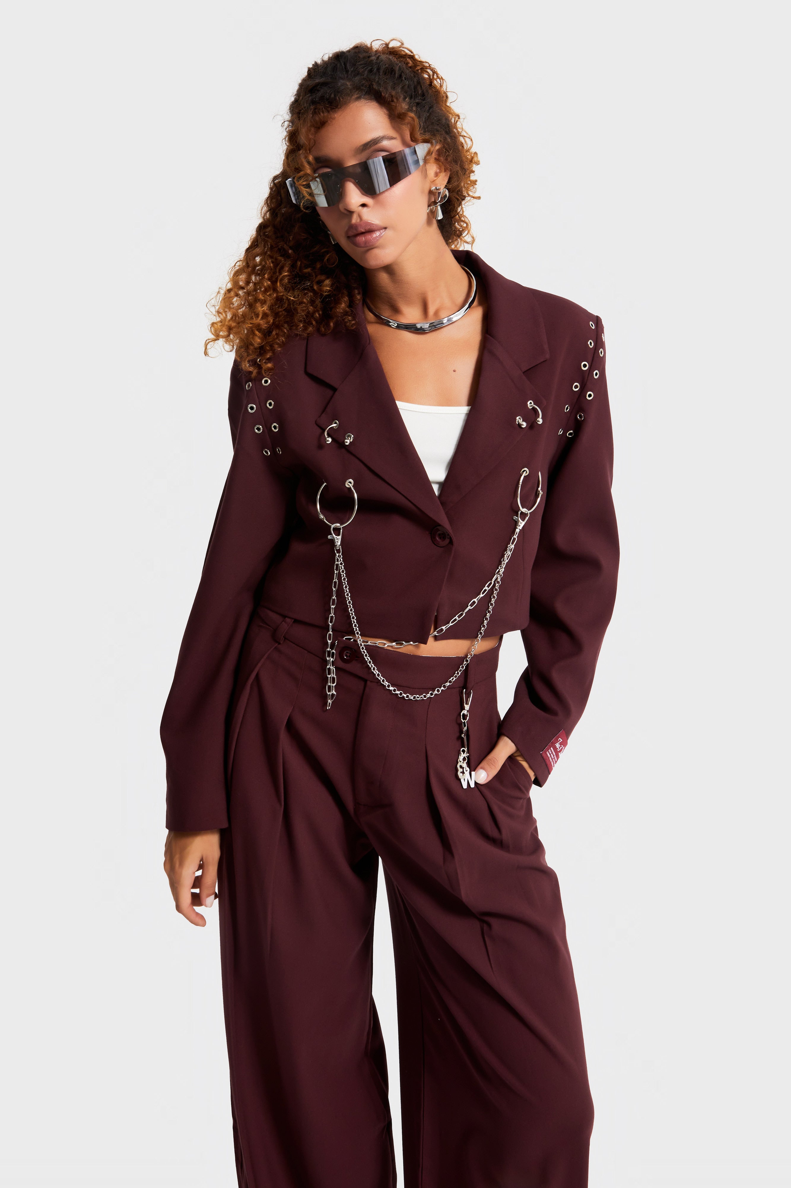 Kadın Bordo Renk Kuş Gözü Detaylı Crop Fit Özel Tasarım Kumaş Ceket