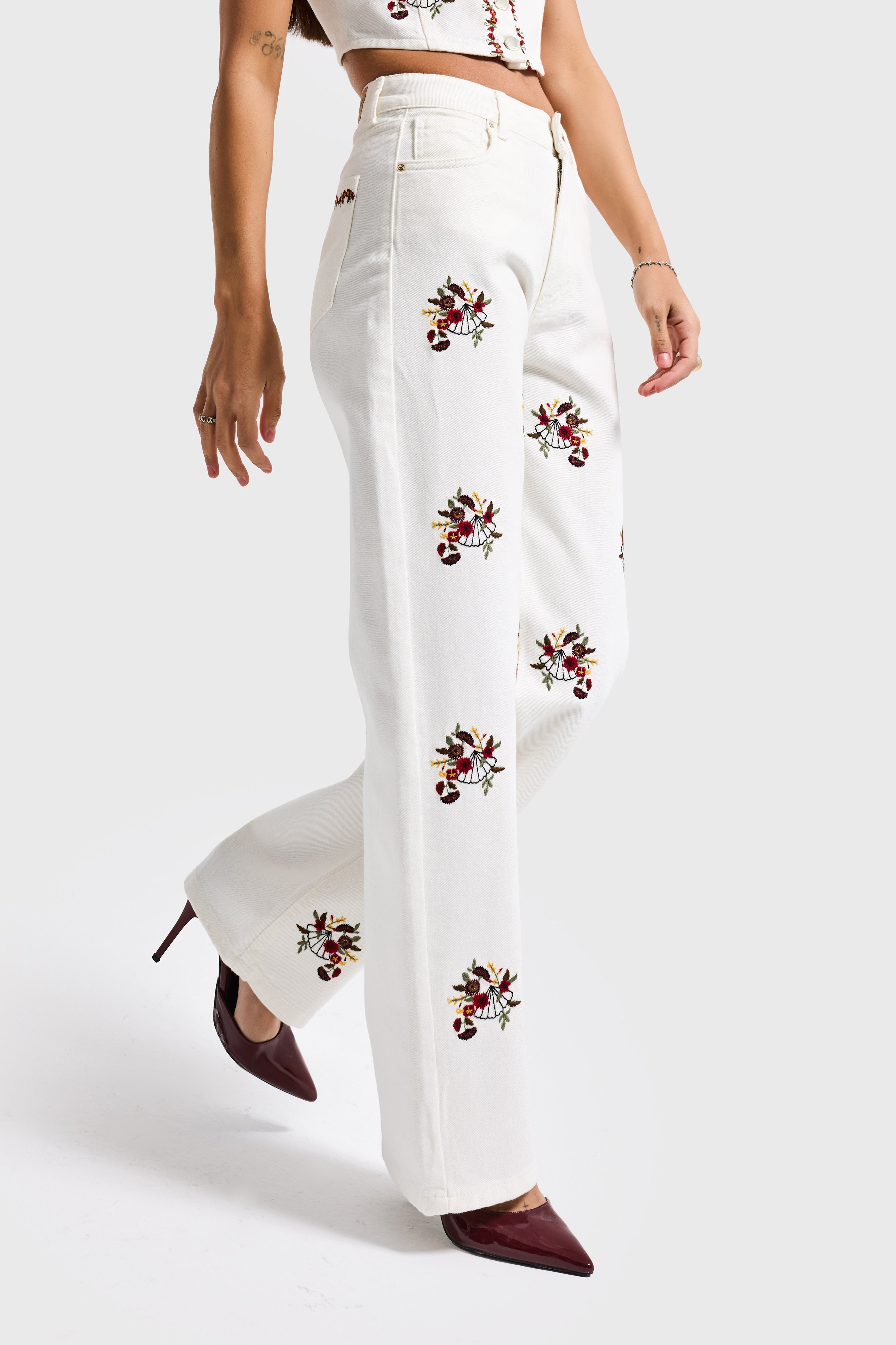 Kadın Ekru Renk 7s6-101 Straight Fit Yüksek Bel Özel Nakışlı Tasarım Denim Jean