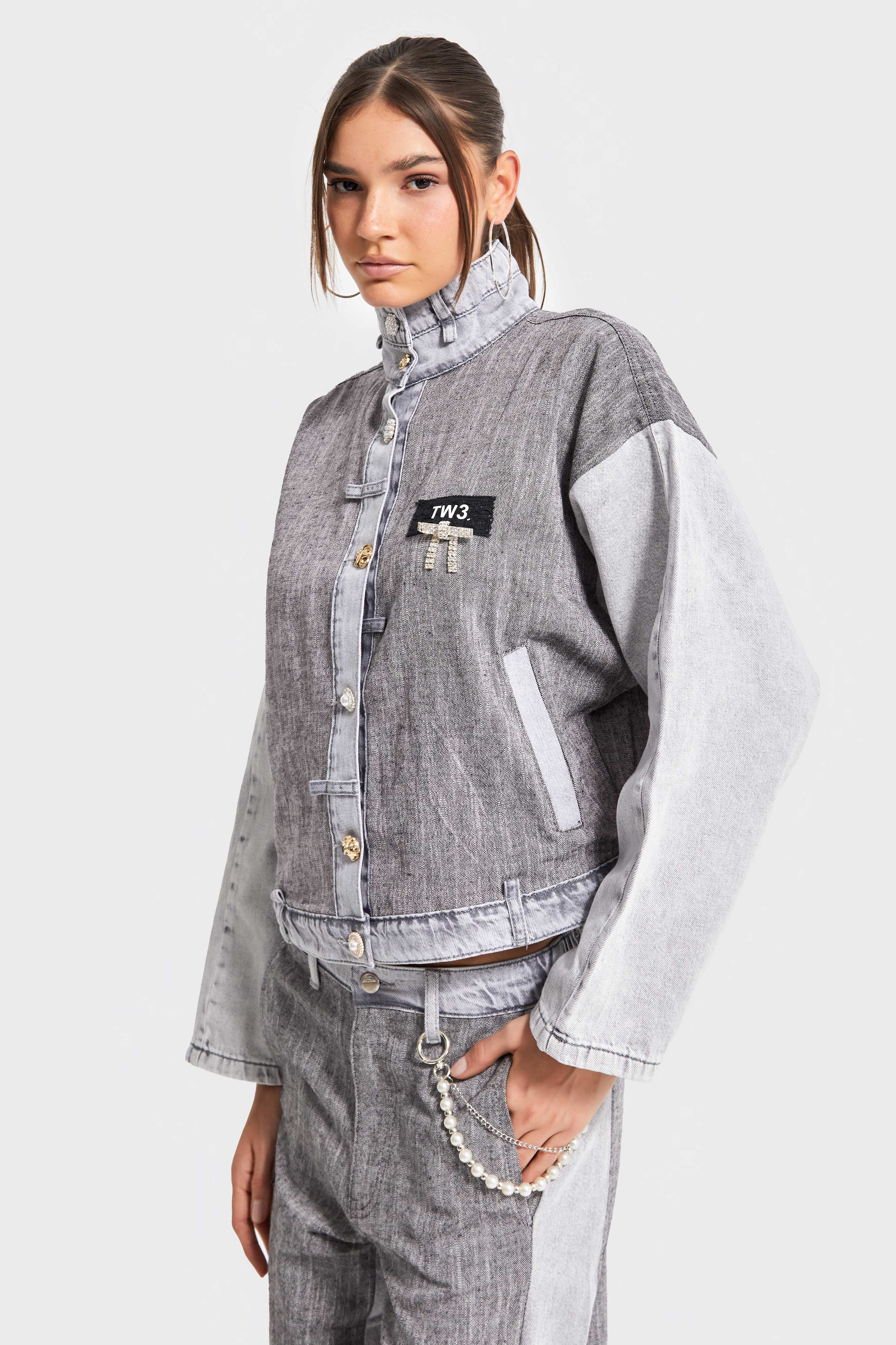 Kadın Gri renk Kumaş Ve Denim Parçalı Aksesuar Detaylı Bol Kesim Özel Tasarım Denim Ceket