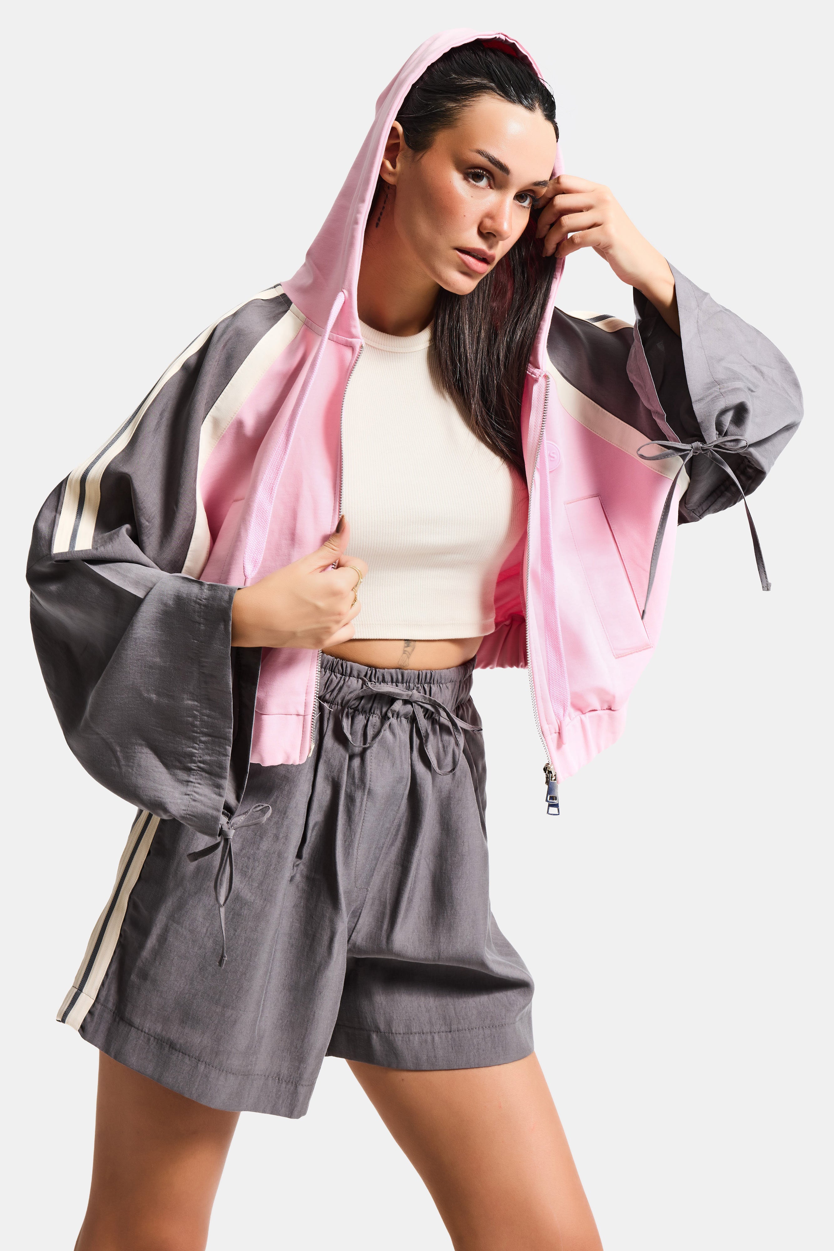 Kadın Gri s6-106 Bol Kesim Şerit Detaylı Esnek Kumaş Şort