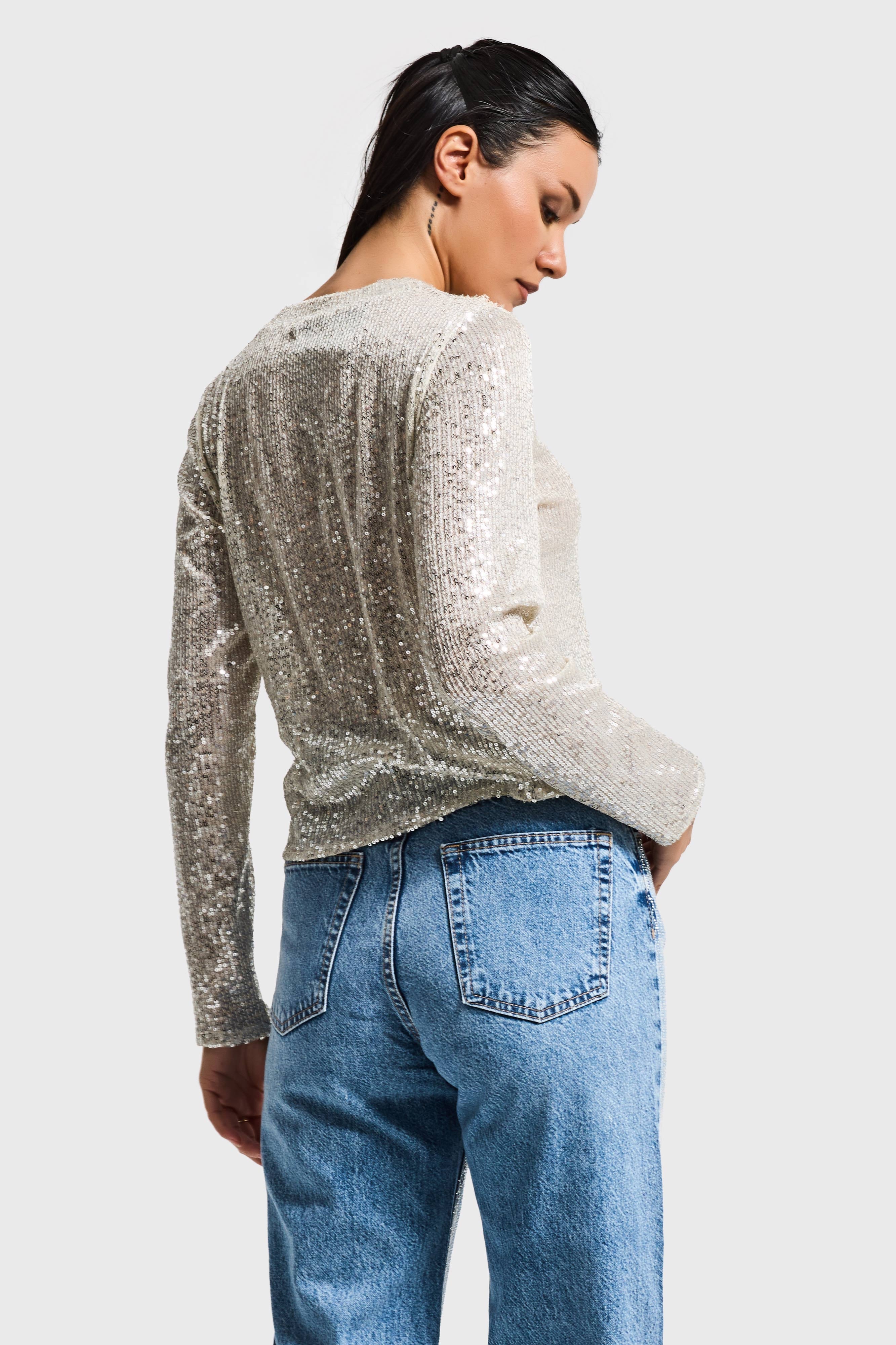 Kadın Gümüş Renk Pul Payet Detaylı Düz Kesim Bluz