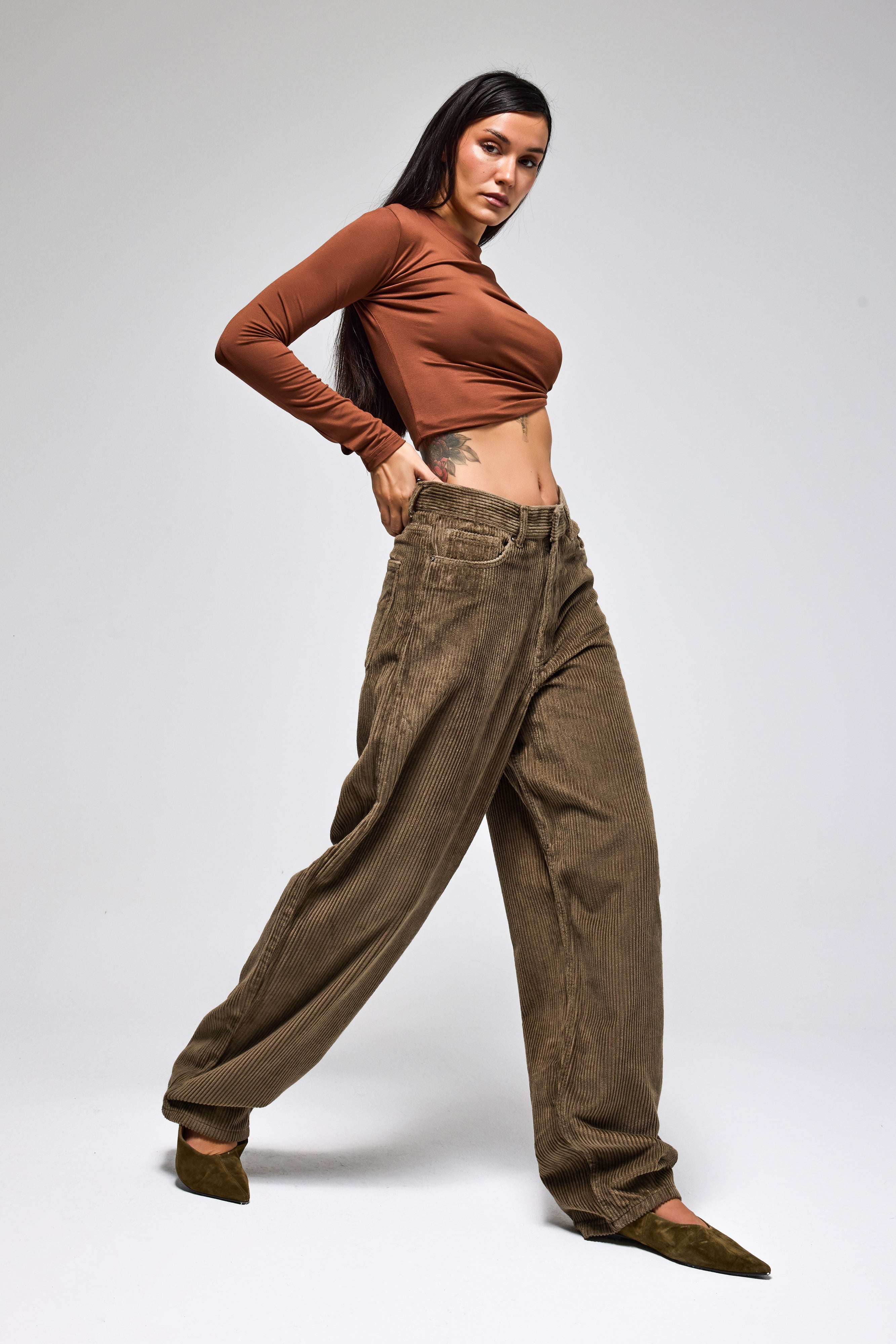 Kadın Haki Renk Cindy 26w5-82 Skater Fit Bol Kesim Kalın Fitilli Velvet Kadife Kumaş Pantolon