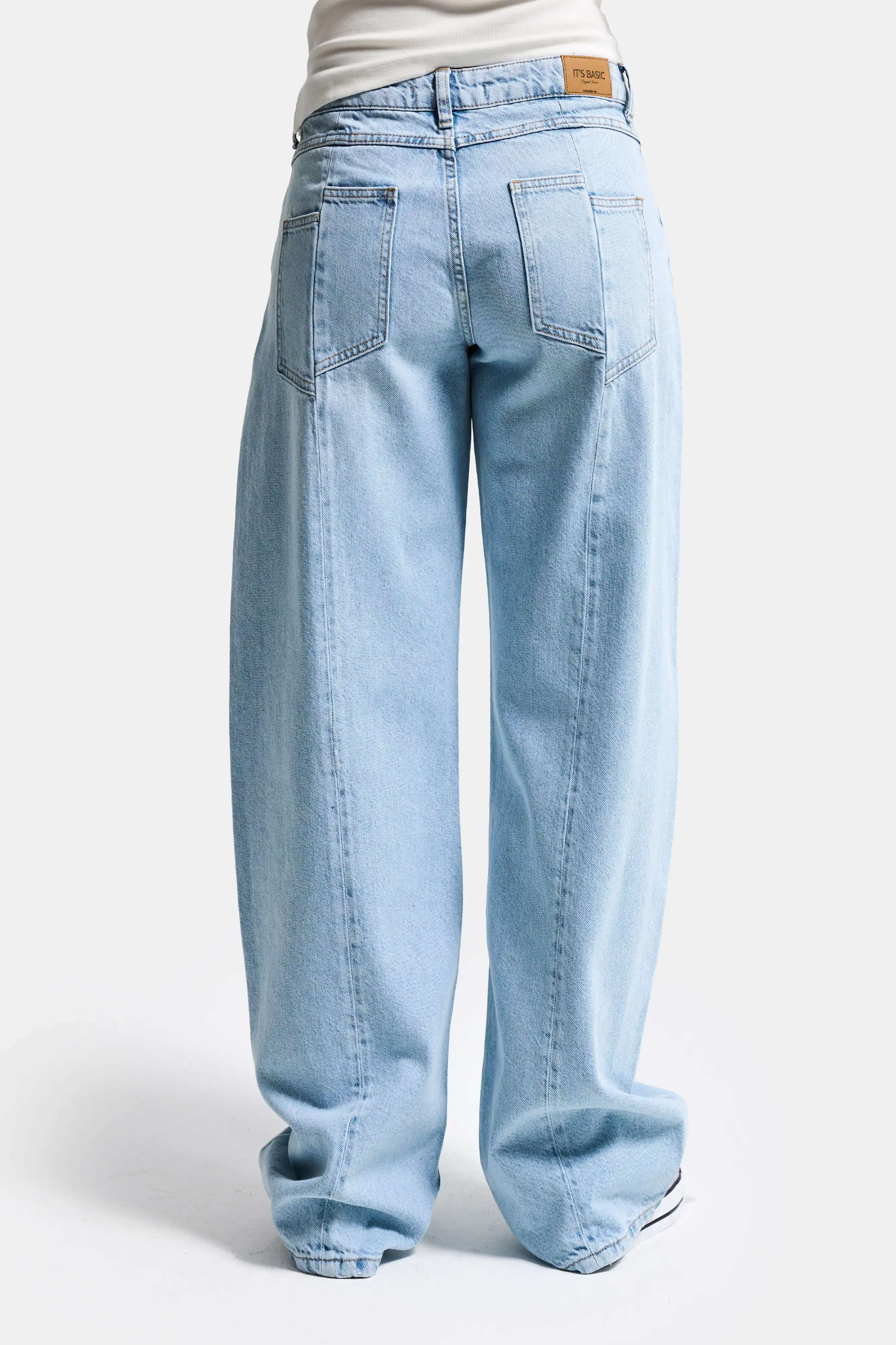 Women's Ice Barrel Mid-Rise Fit Mid-Waist Denim Jeans