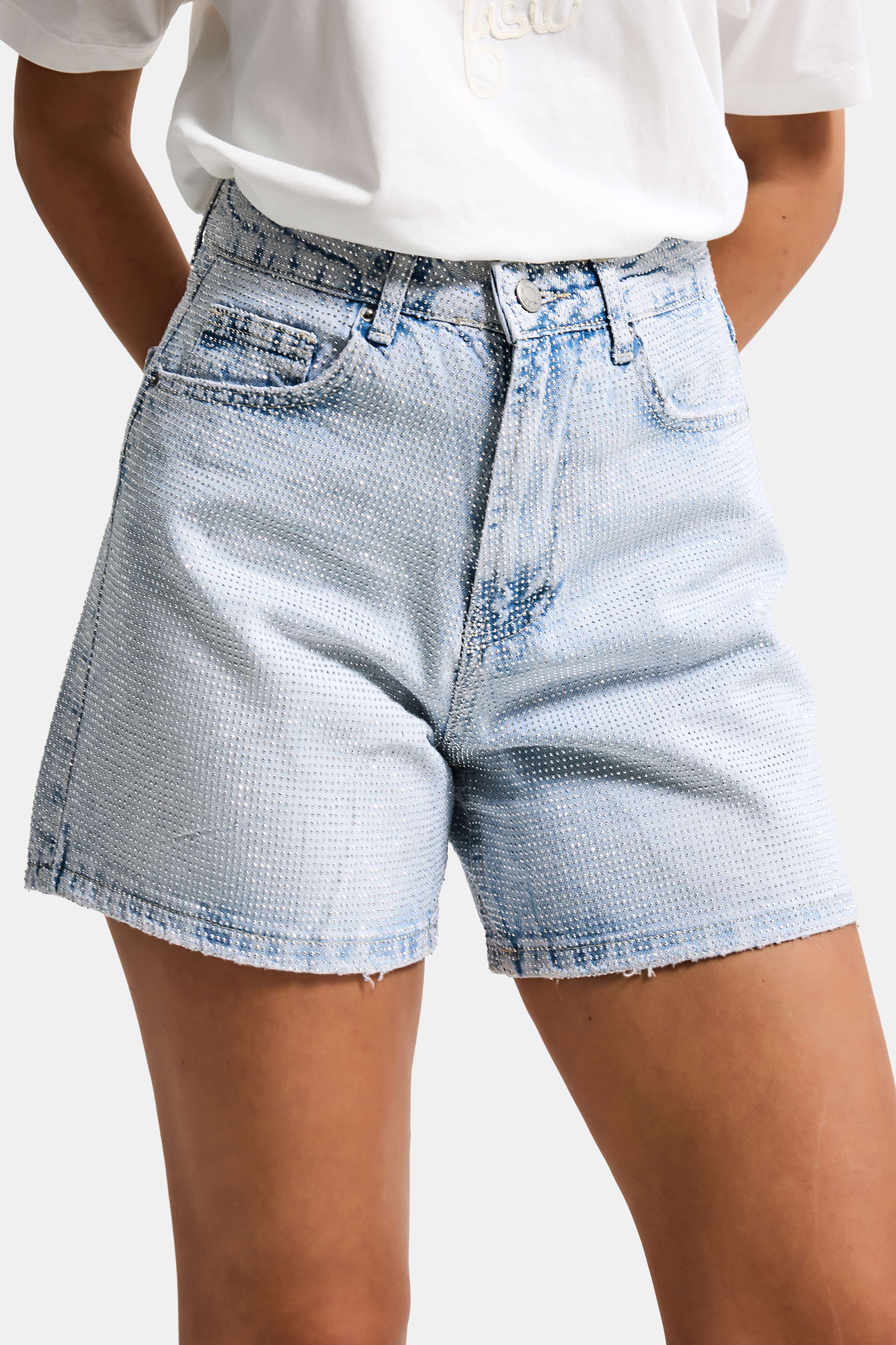 Kadın Ice T1-4s6-3 Mom Fit Parlak Taşlı Yıldız Baskılı Özel Tasarım Denim Şort