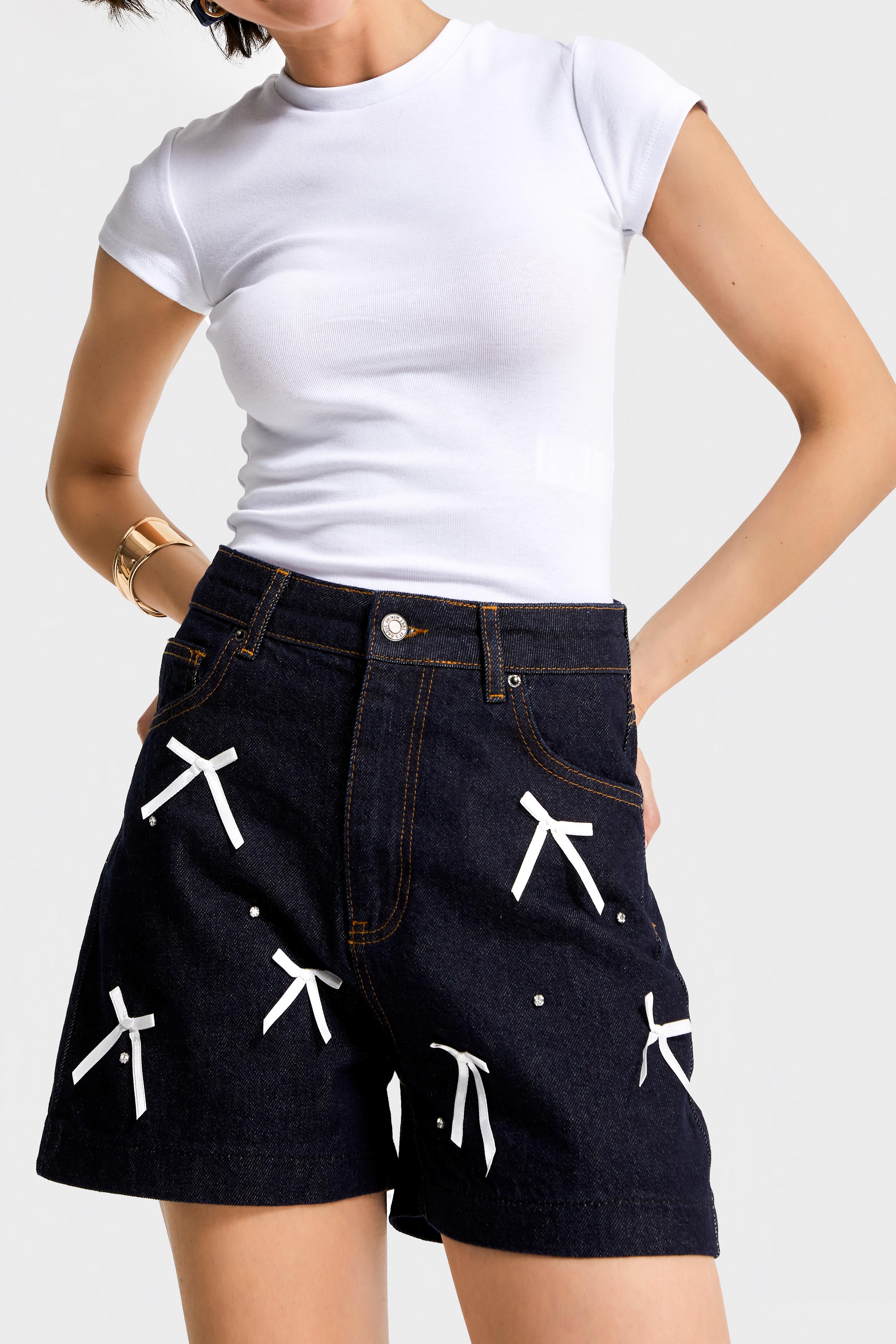 Kadın İndigo Renk 7s5-35 Midi Boy Fiyonk Detaylı %100 Koton Yüksek Bel Tasarım Denim Şort