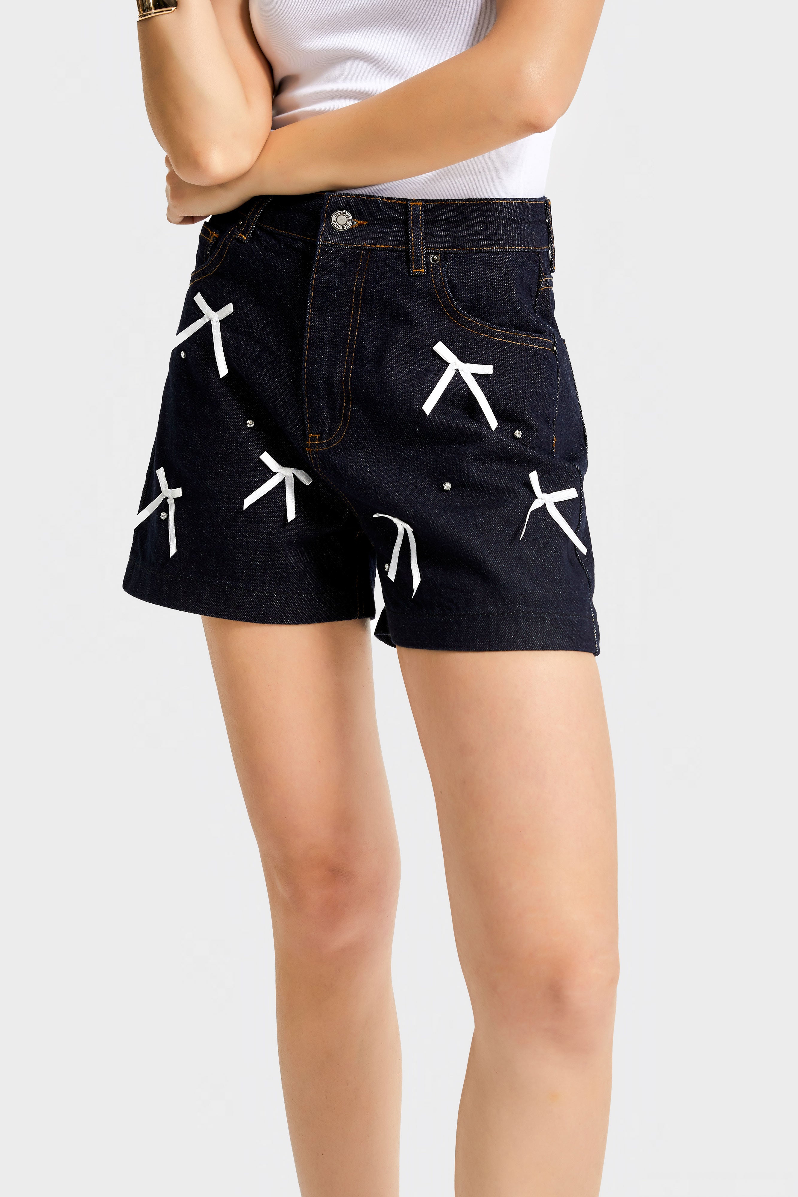 Kadın İndigo Renk 7s5-35 Midi Boy Fiyonk Detaylı %100 Koton Yüksek Bel Tasarım Denim Şort
