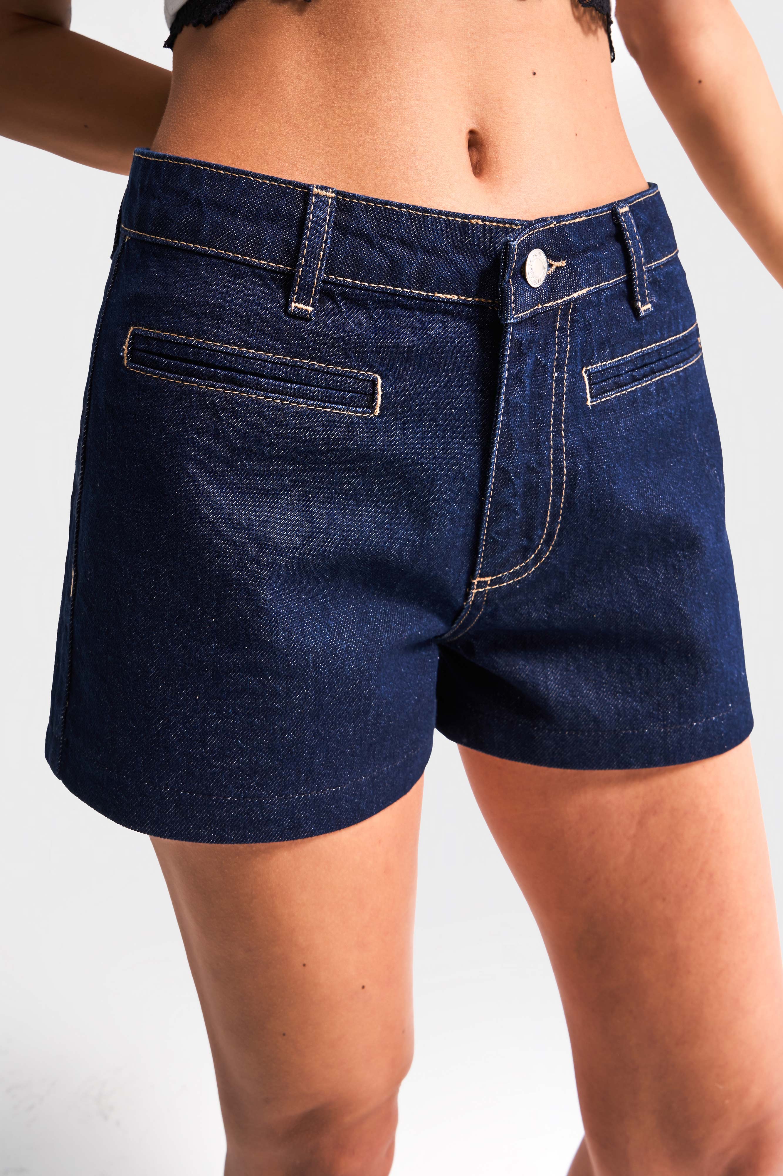Kadın İndigo Renk 7s5-50 Midi Boy Önden Cepli Rahat Kesim %100 Koton Denim Şort