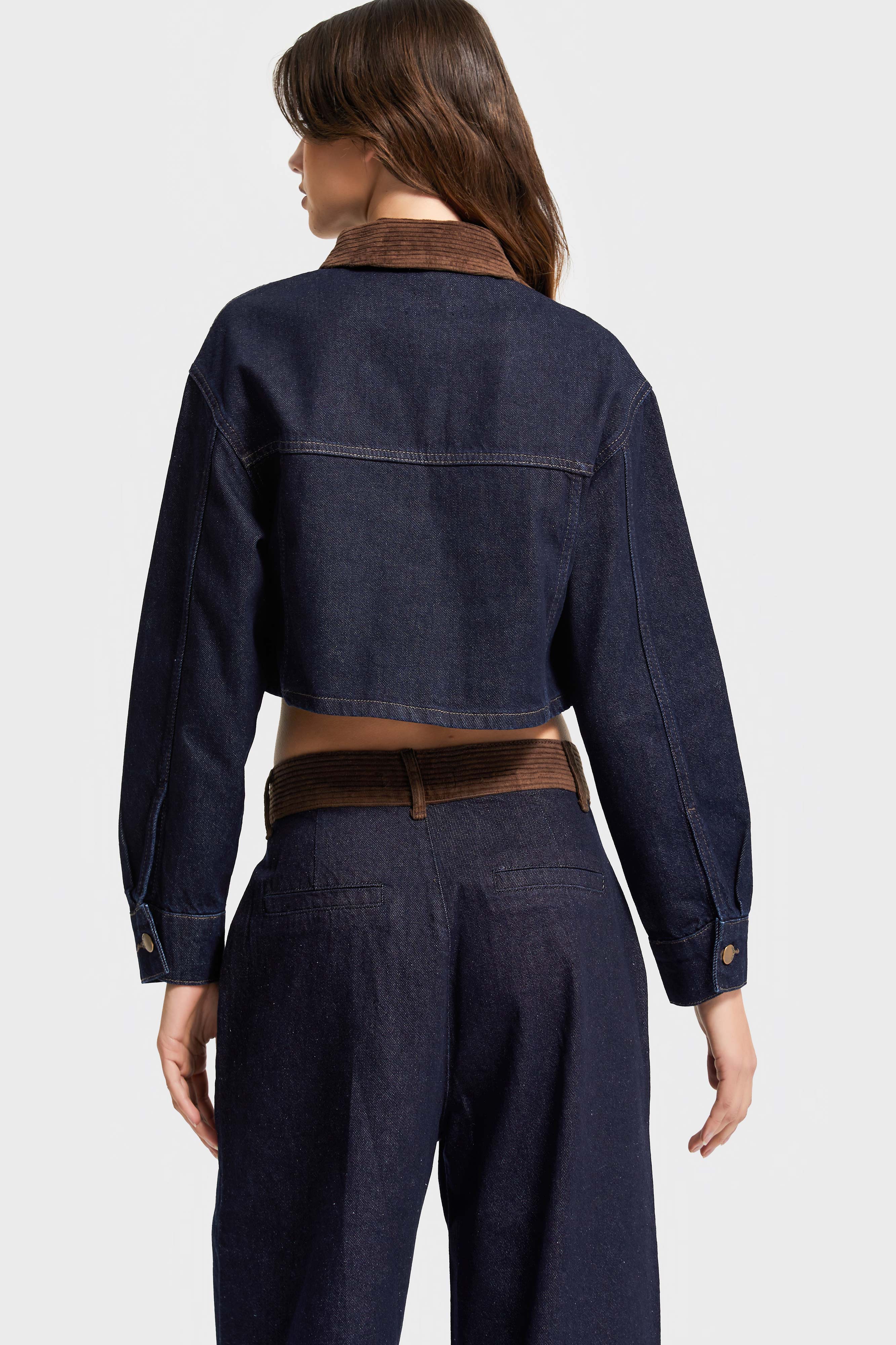 Kadın İndigo Renk 7w5-50 Crop Fit Yaka Detaylı Tasarım Denim Ceket