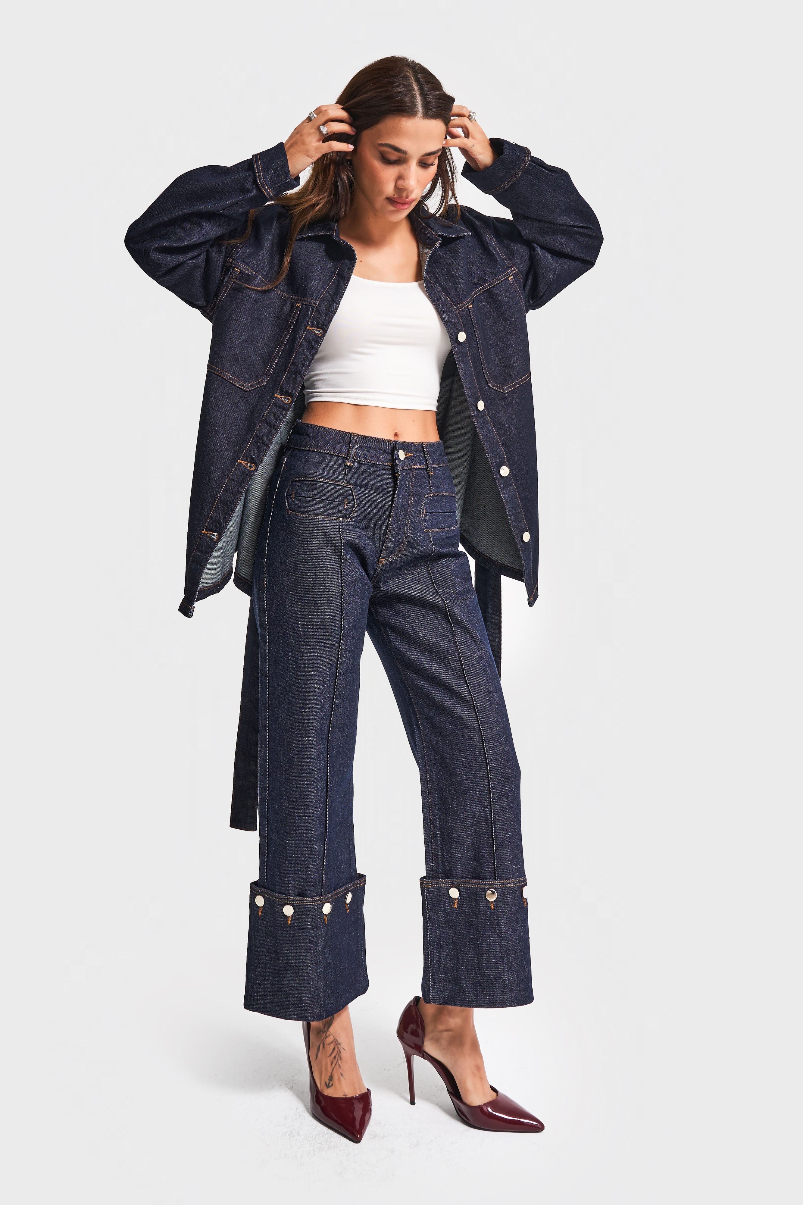 Kadın İndigo Renk 7w5-50 Crop Straight Fit Paça Detaylı Tasarım Denim Jean