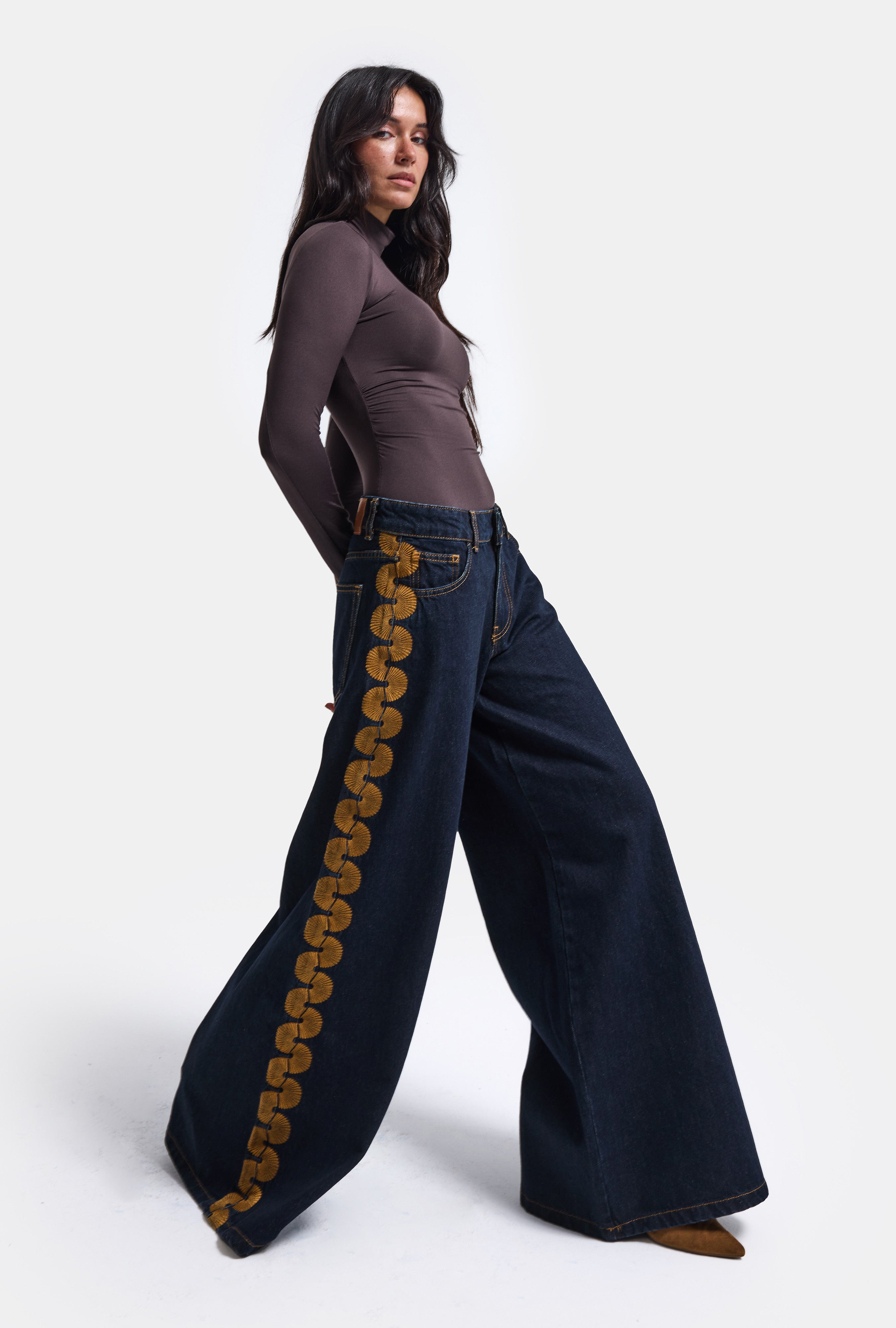 Kadın İndigo Selvedge 36w6-124 Palazzo Elephant Leg Nakış Detaylı Özel Tasarım Denim Jean