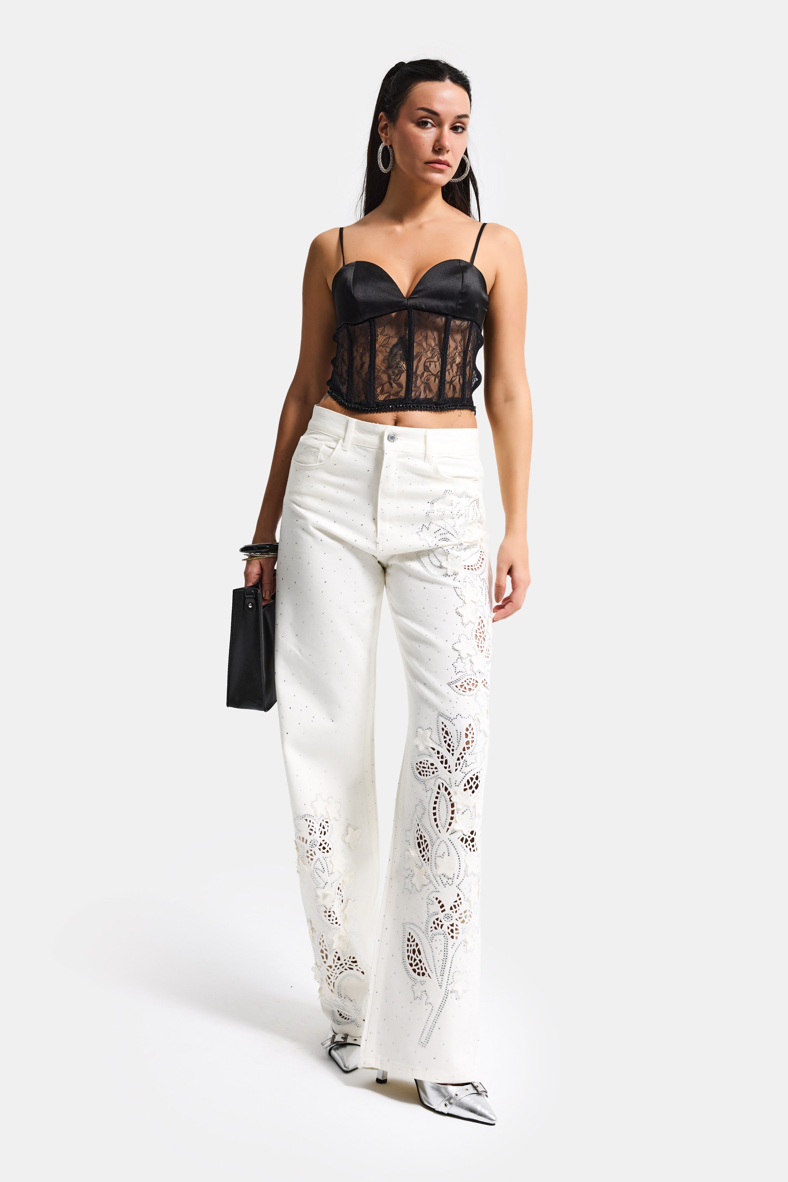 Kadın Kırık Beyaz T-7s6-101 Loose Fit Nakış ve Dantel Detaylı Özel Tasarım Denim Jean