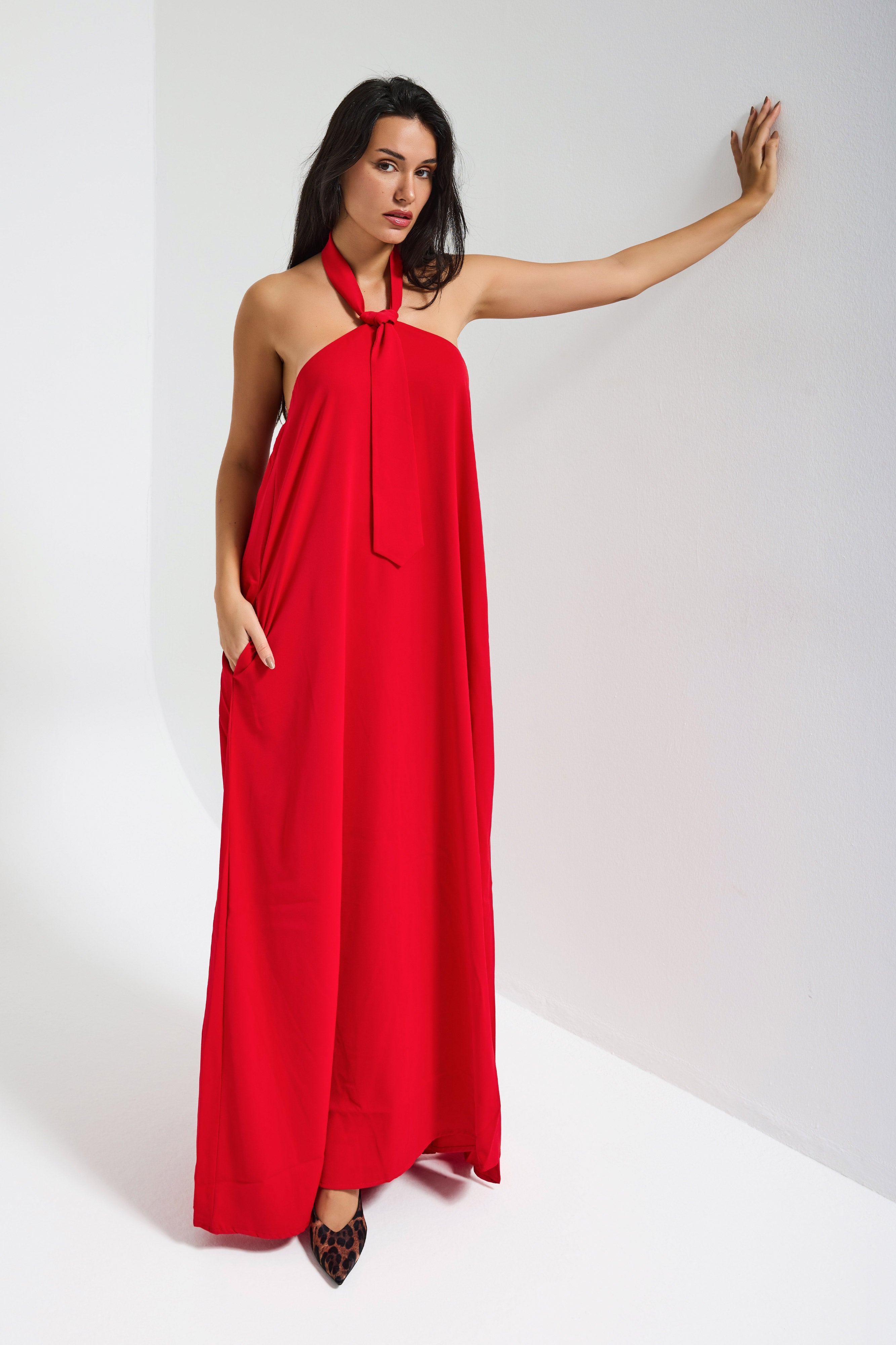 Kadın Kırmız Renk Bol Kesim Kravat Detaylı Boyundan Bağlamalı Tasarım Elbise