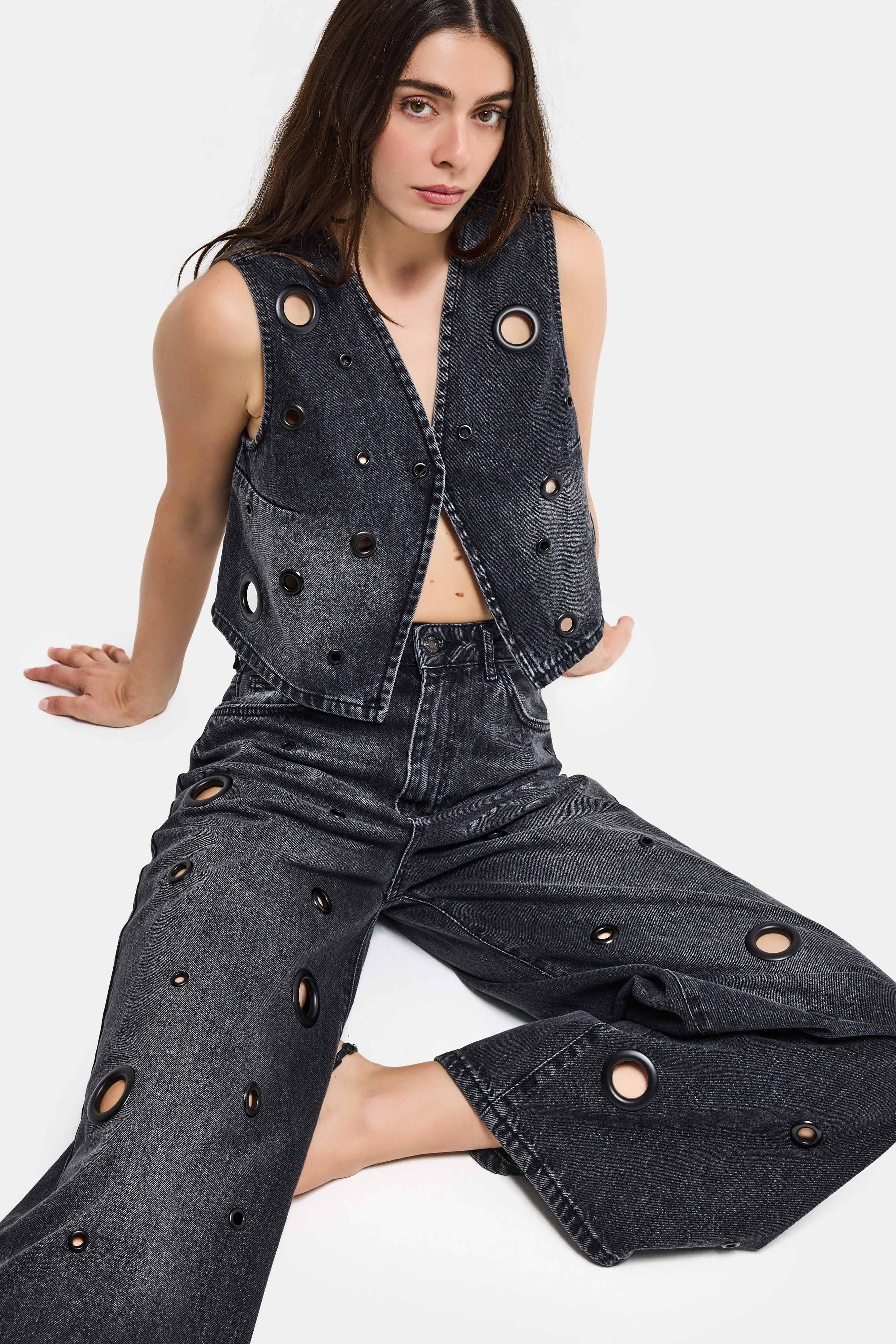 Kadın Koyu Füme 2s6-1 Crop Fit Kuş Gözlü Tasarım Denim Yelek