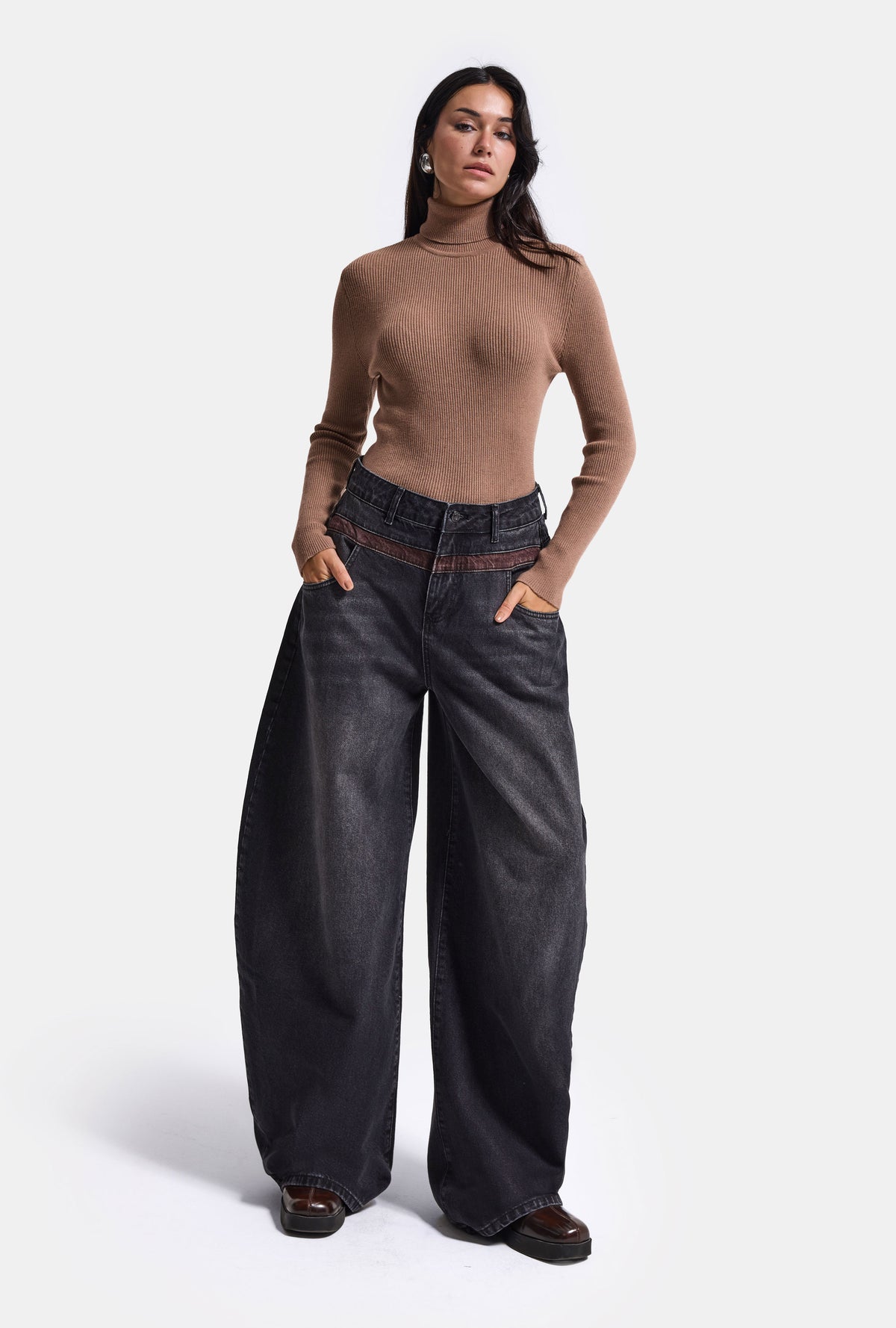 Kadın Koyu Füme 2w6-1 Barrel Fit Bol Kesim Özel Tasarım Denim Jean