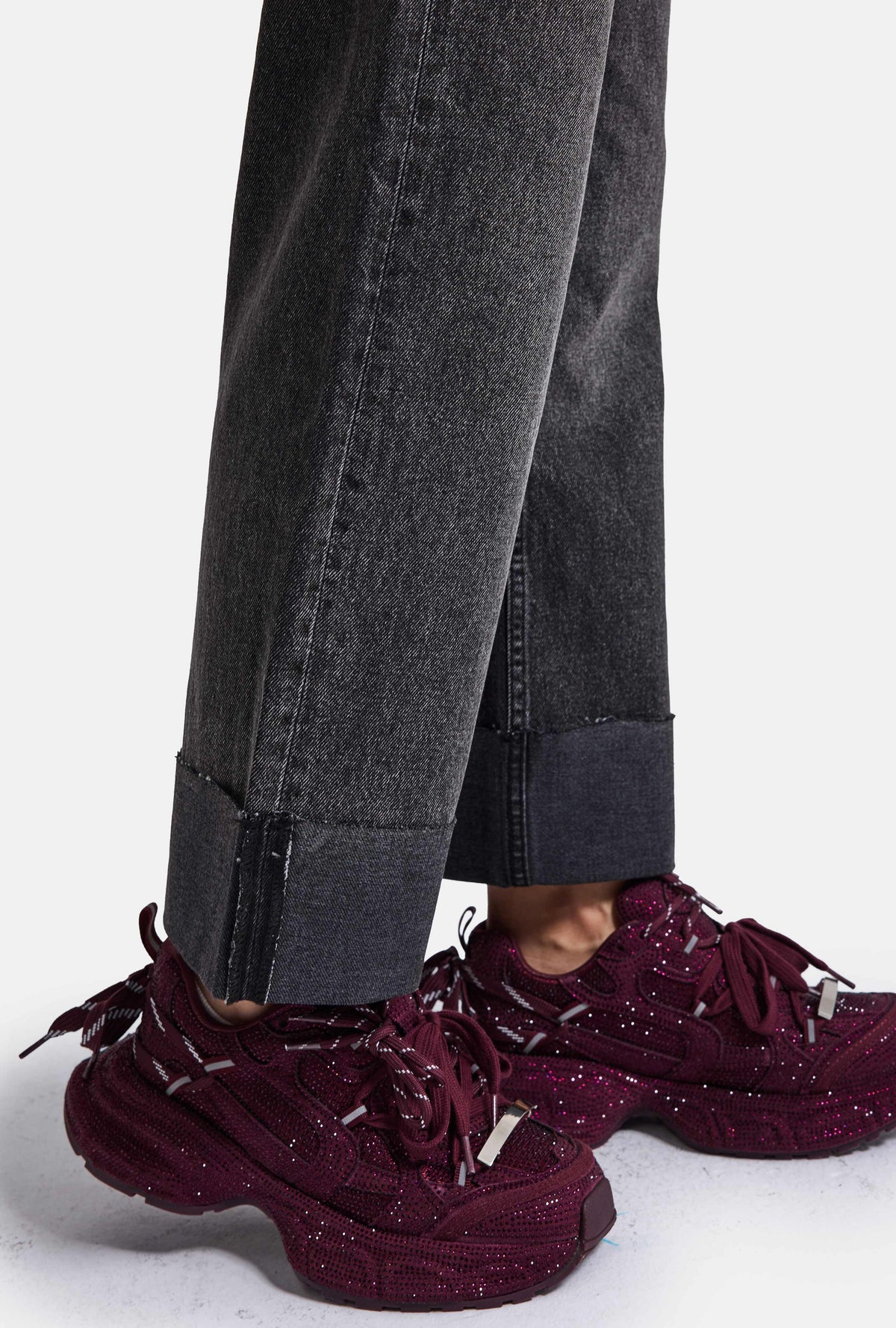 Kadın Koyu Füme 4w6-14 Relaxed Fit Paça Detaylı Denim Jean