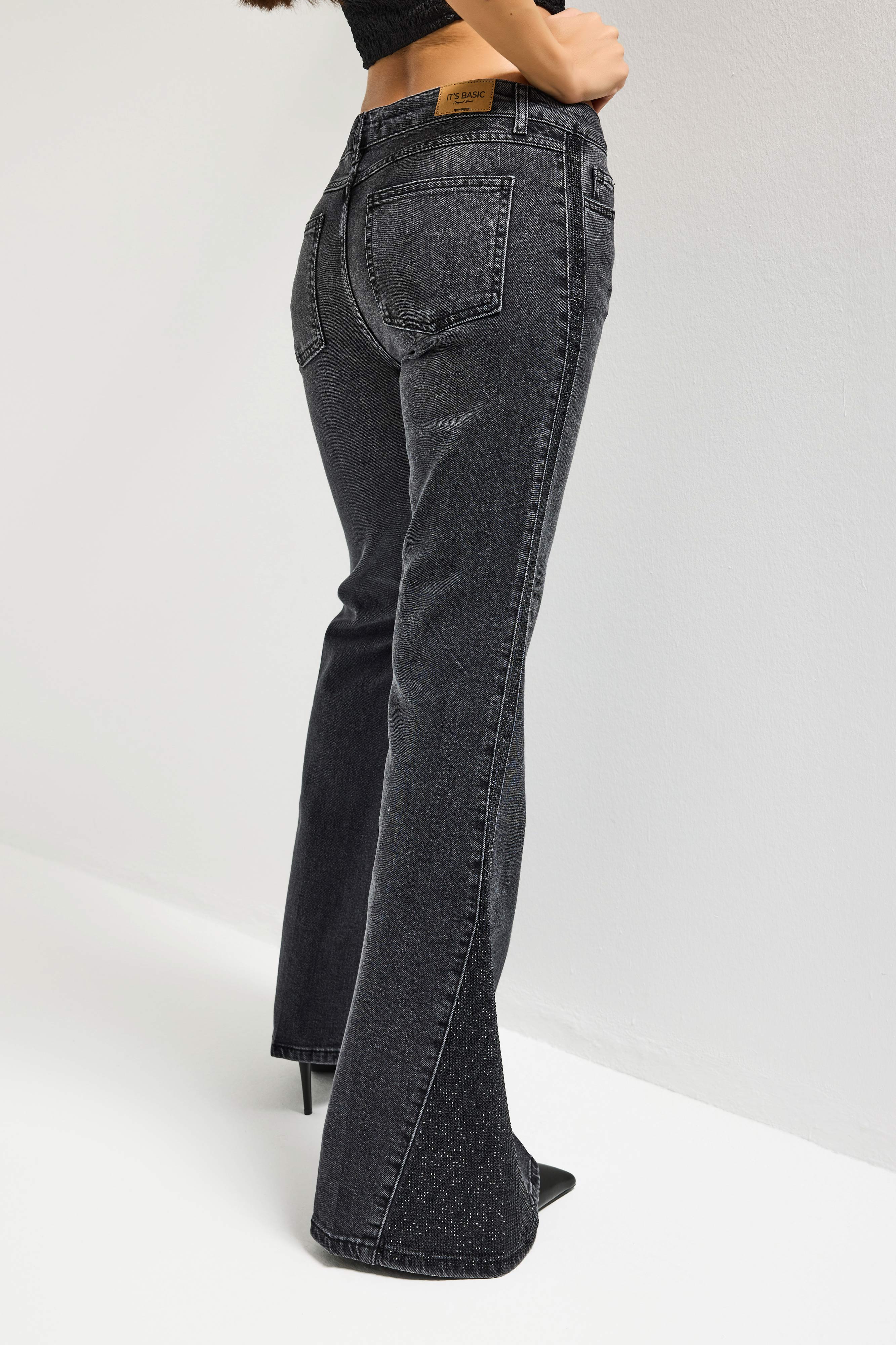 Kadın Koyu Füme T-2s6-1 Flare Fit Paçası Parlak Taşlı Özel Tasarım Denim Jean