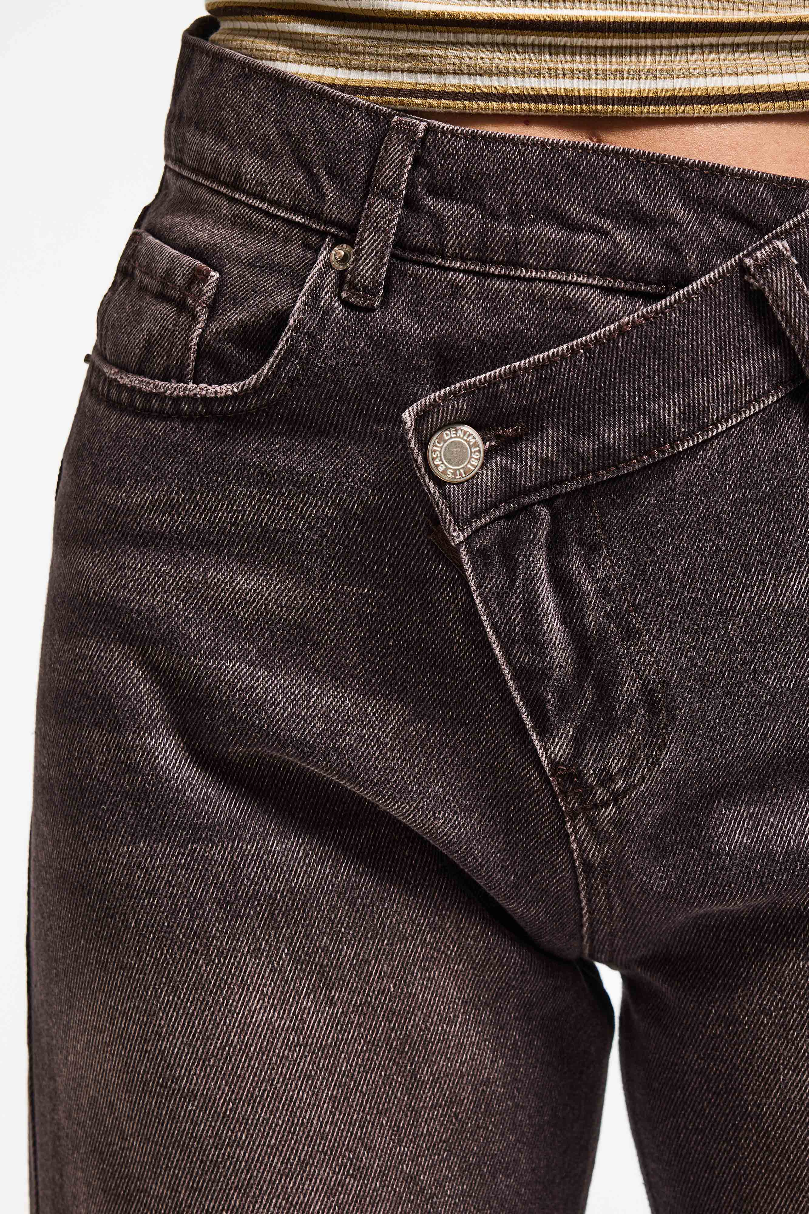 Kadın Koyu Kahve 2s6-16 Straight Fit Kemer Detaylı Özel Tasarım Denim Jean