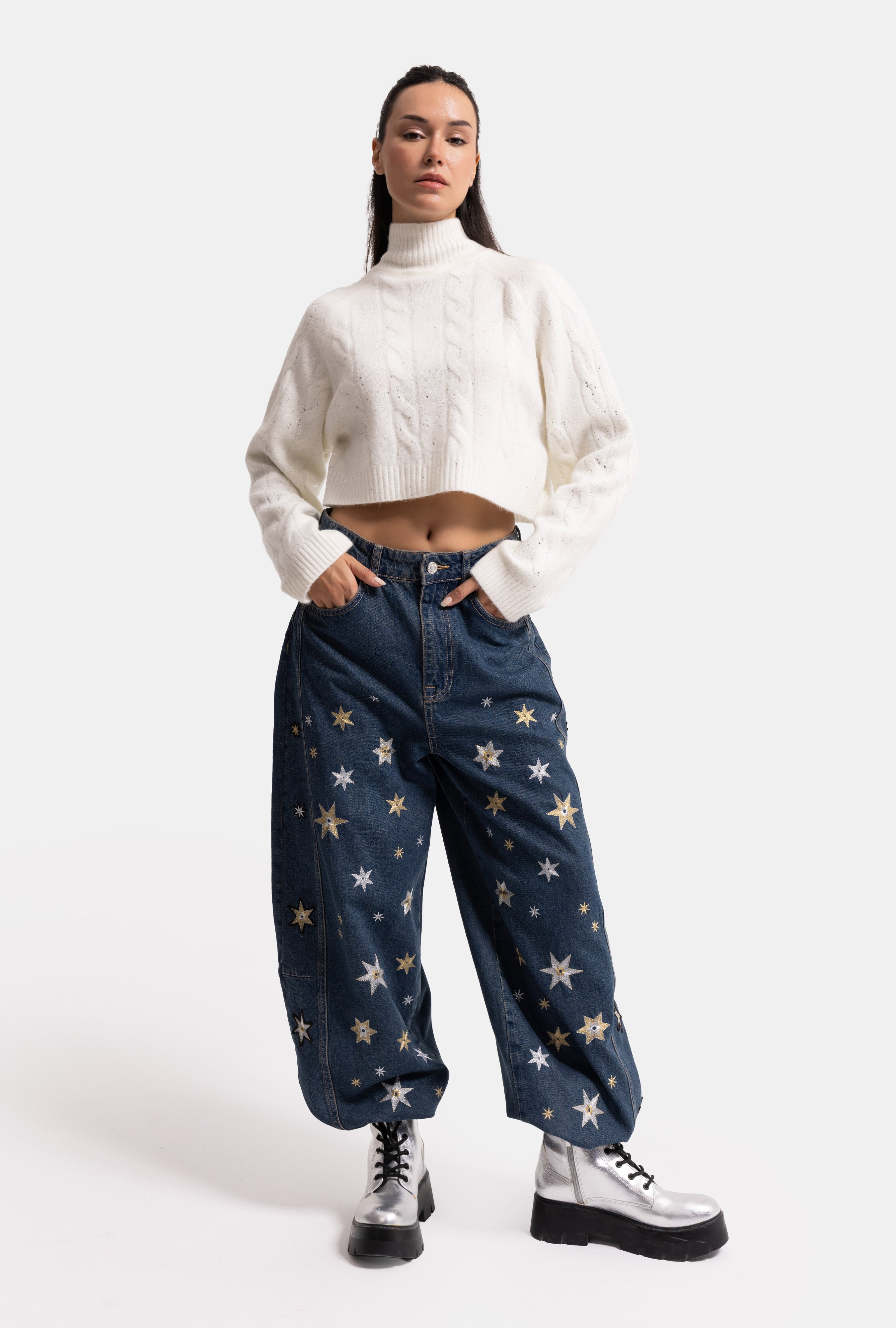 Kadın Koyu Kot 1w6-8 Mega Baggy Yıldız Nakış Detaylı Özel Tasarım Denim Jean