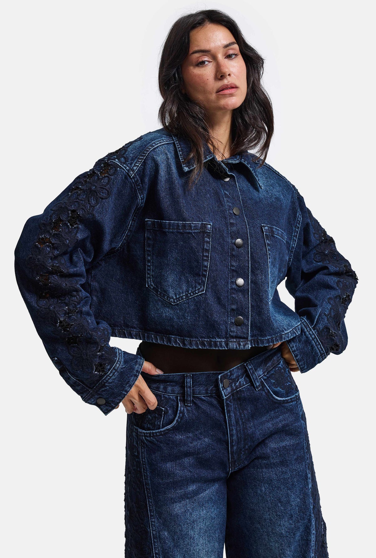 Kadın Koyu Kot 2w6-7 Dantel Nakış Detaylı Kemer Boy Özel Tasarım Denim Ceket