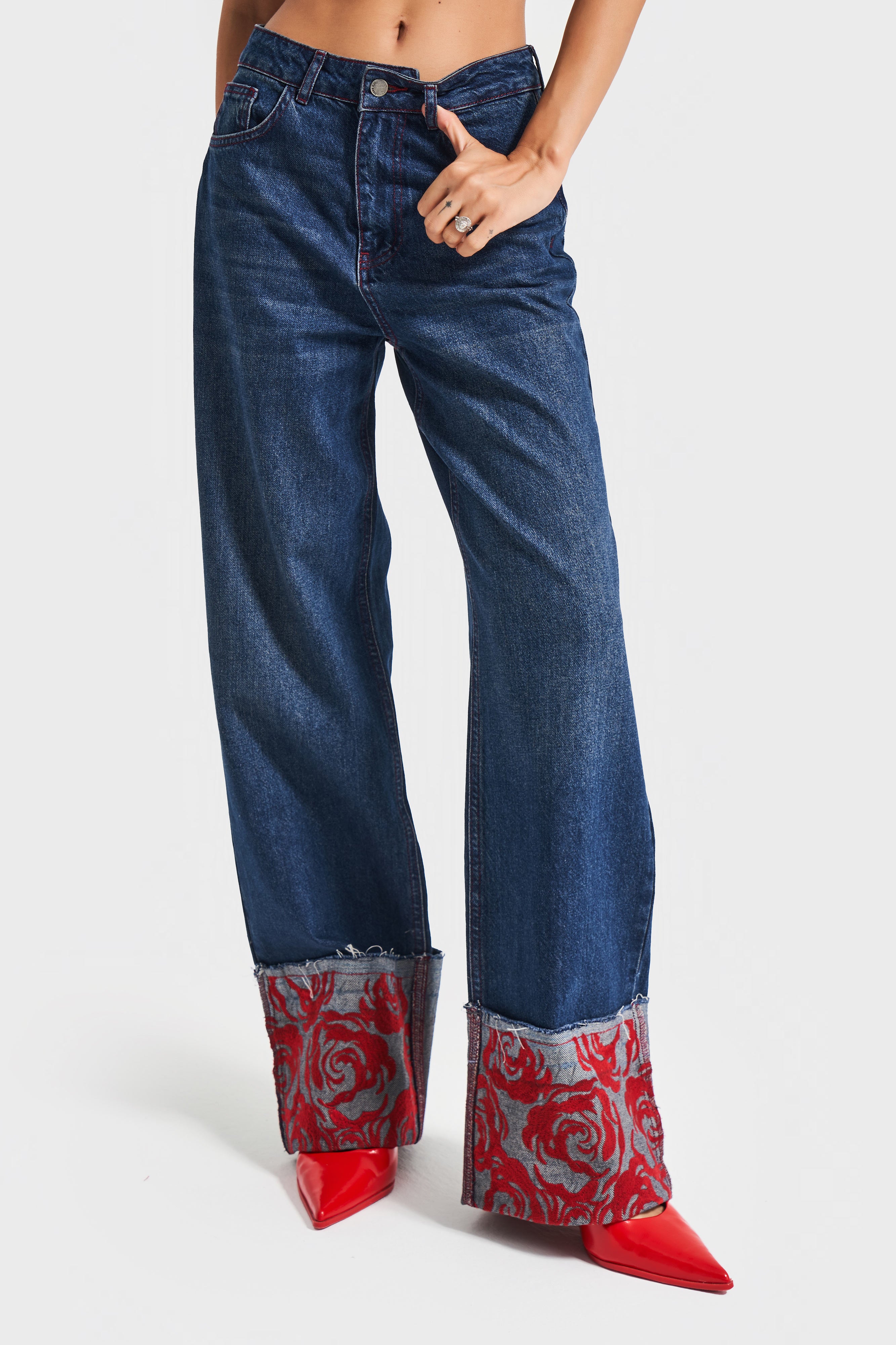 Kadın Koyu Kot Rengi 2w5-10 Straight Fit %100 Koton Paça Kırmızı Nakış Desenli Özel Tasarım Denim Jean
